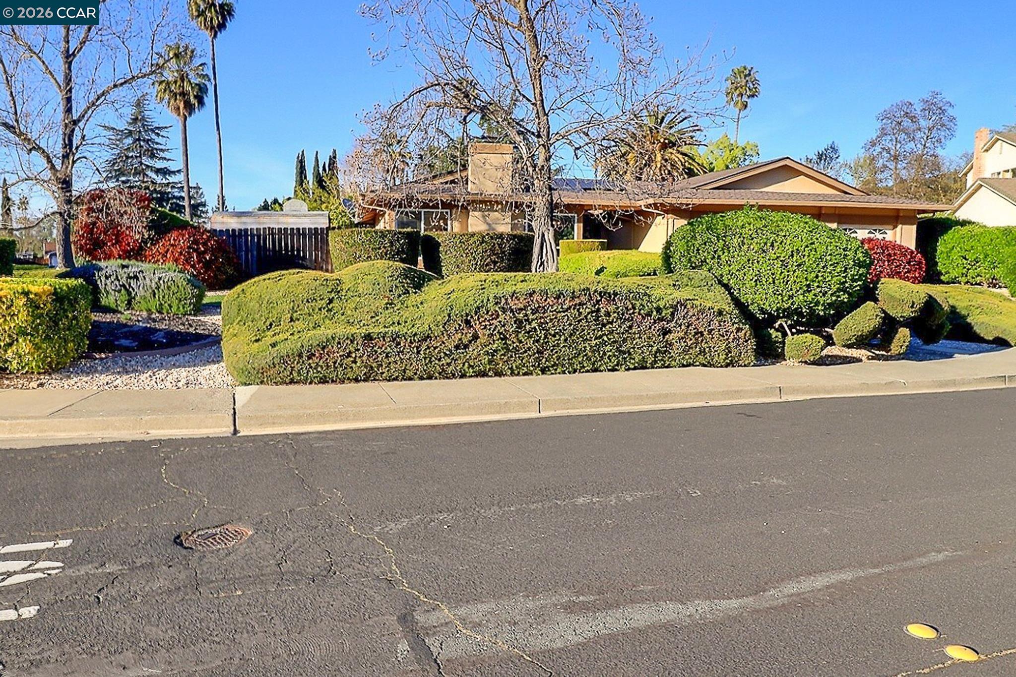 Detail Gallery Image 25 of 60 For 3320 Bowmore Court, Walnut Creek,  CA 94598-3901 - 4 Beds | 2 Baths