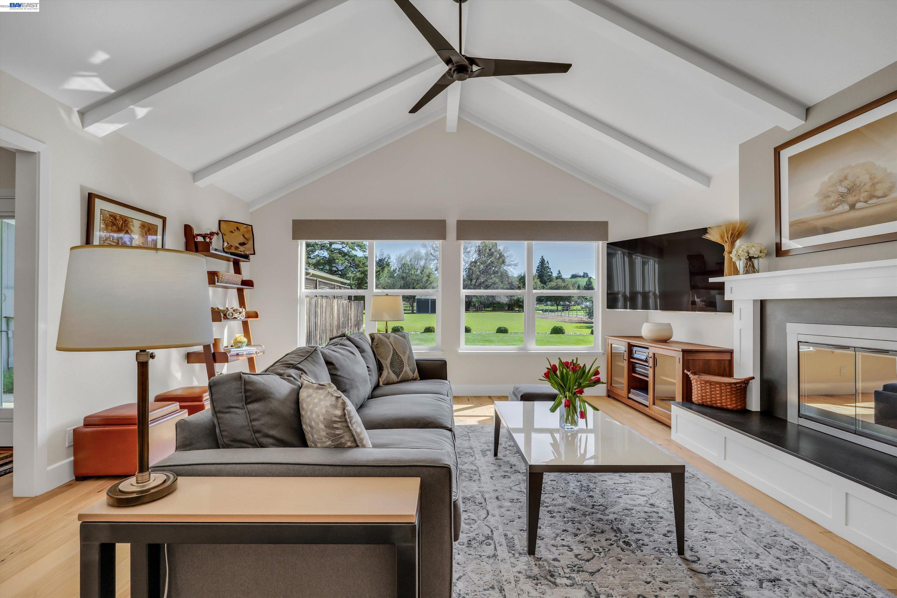 Detail Gallery Image 12 of 55 For 1450 Finley Rd, Pleasanton,  CA 94588 - 4 Beds | 2 Baths