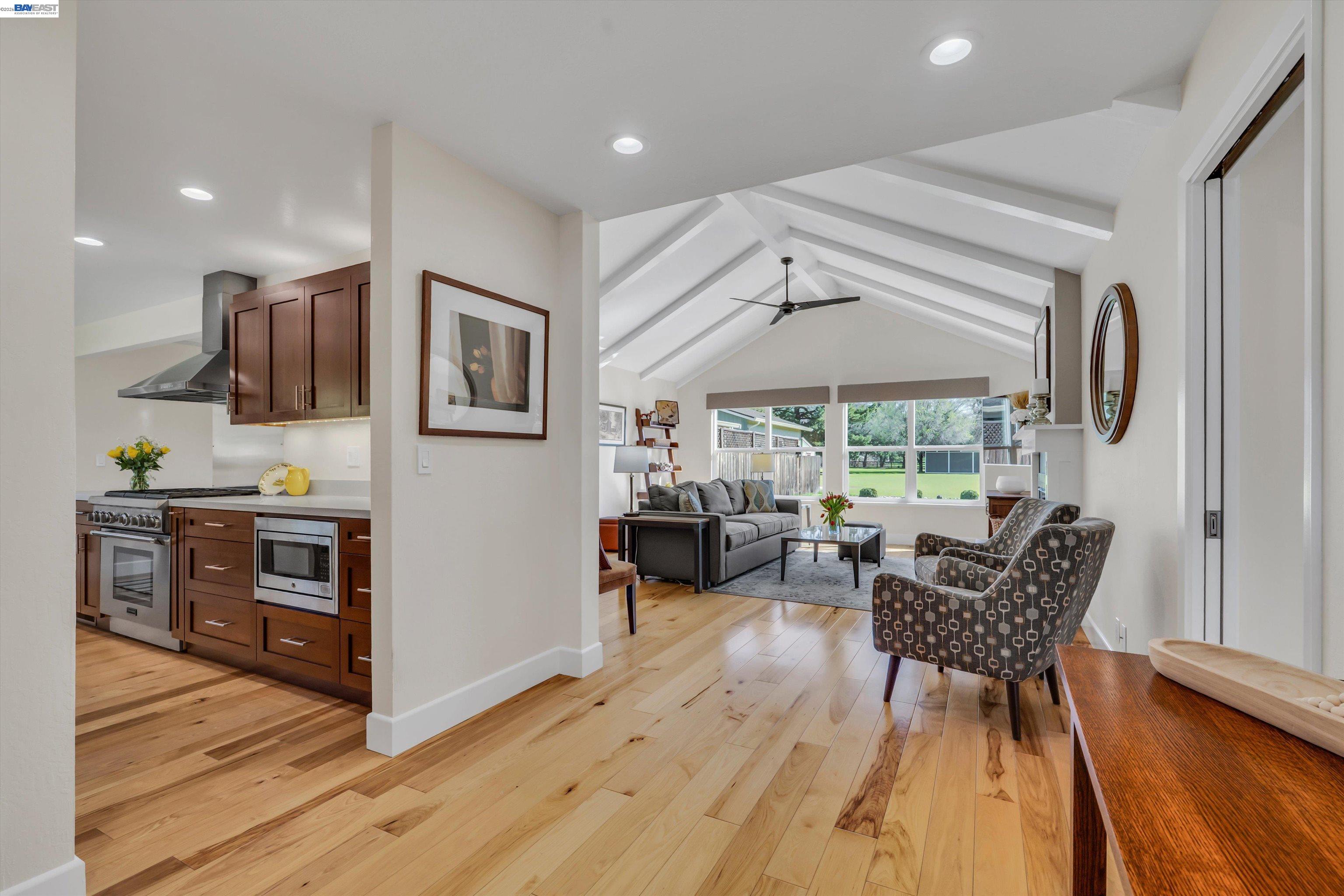 Detail Gallery Image 13 of 55 For 1450 Finley Rd, Pleasanton,  CA 94588 - 4 Beds | 2 Baths