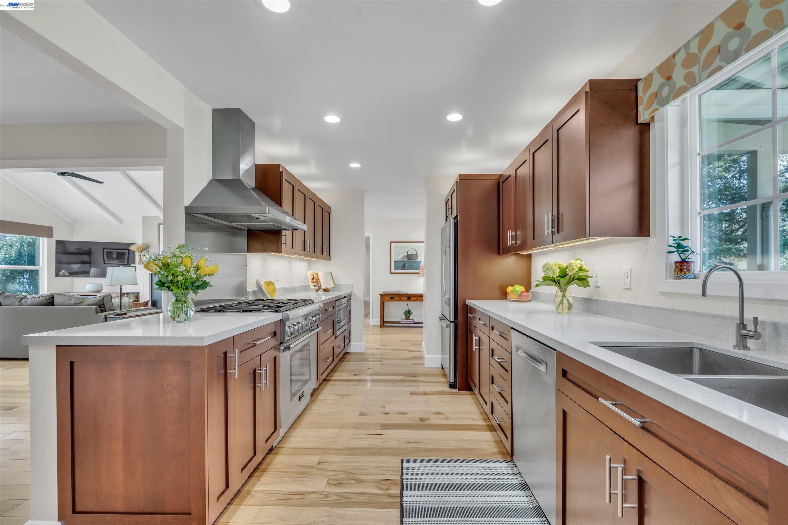 Detail Gallery Image 14 of 55 For 1450 Finley Rd, Pleasanton,  CA 94588 - 4 Beds | 2 Baths