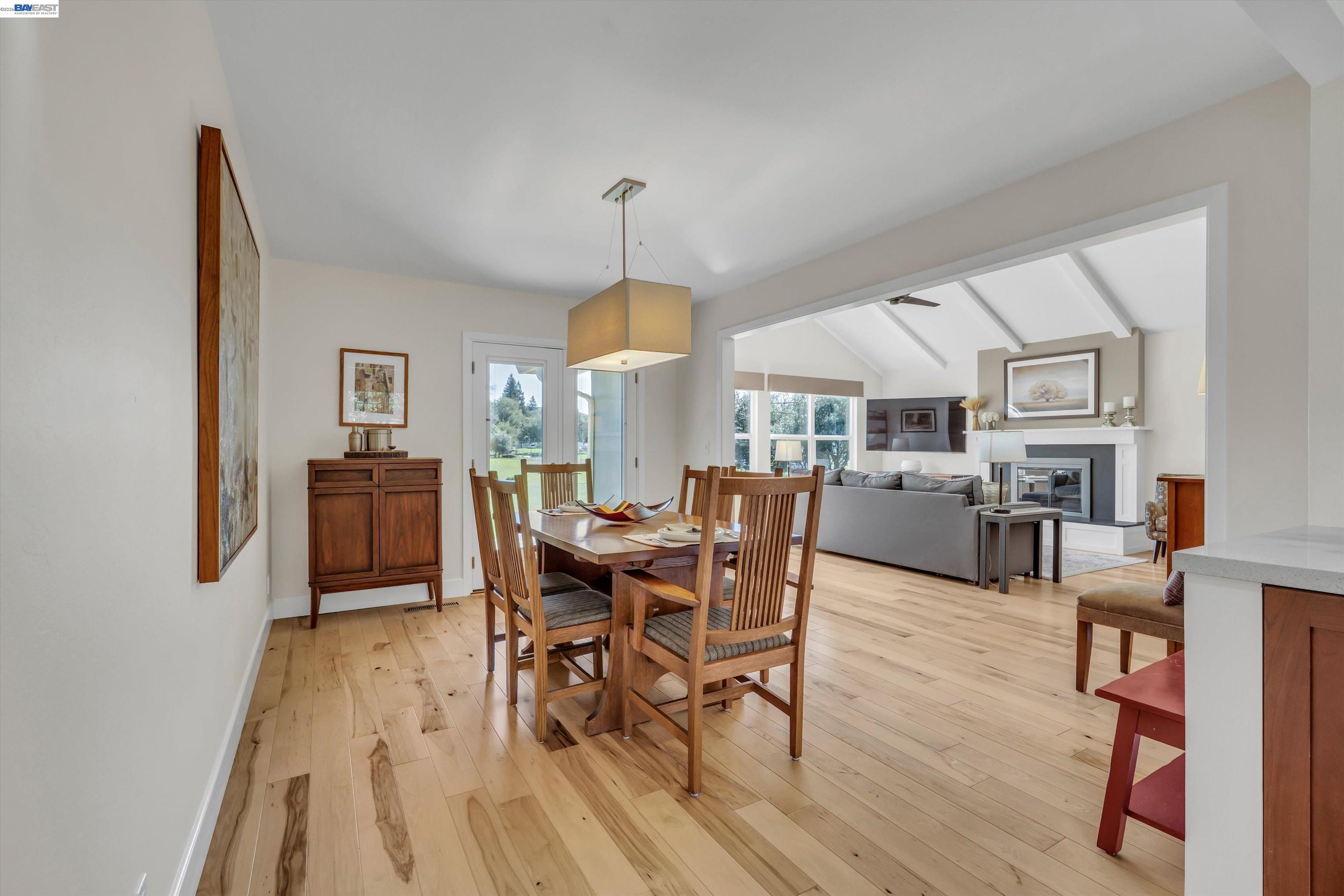 Detail Gallery Image 16 of 55 For 1450 Finley Rd, Pleasanton,  CA 94588 - 4 Beds | 2 Baths