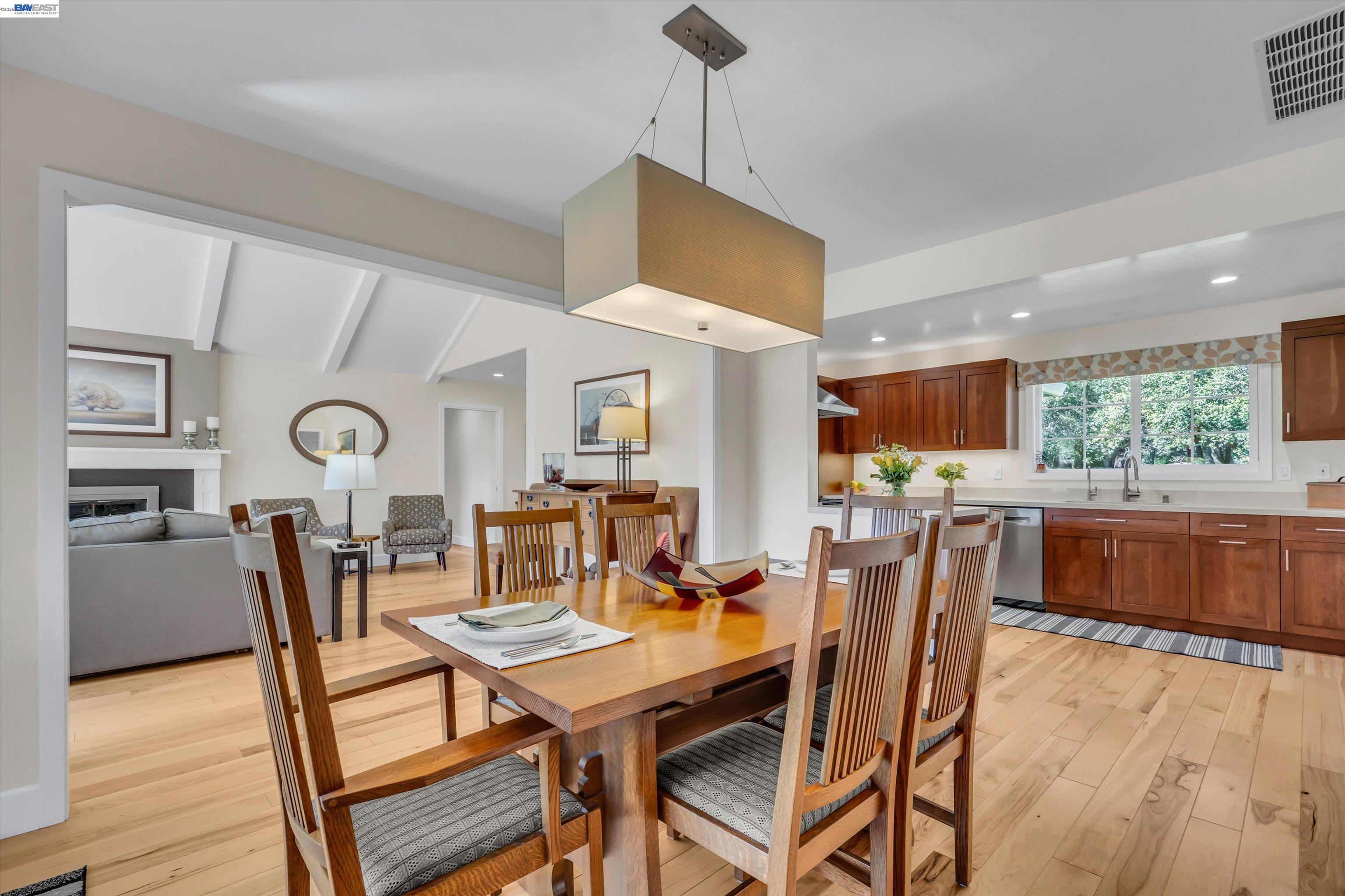 Detail Gallery Image 18 of 55 For 1450 Finley Rd, Pleasanton,  CA 94588 - 4 Beds | 2 Baths