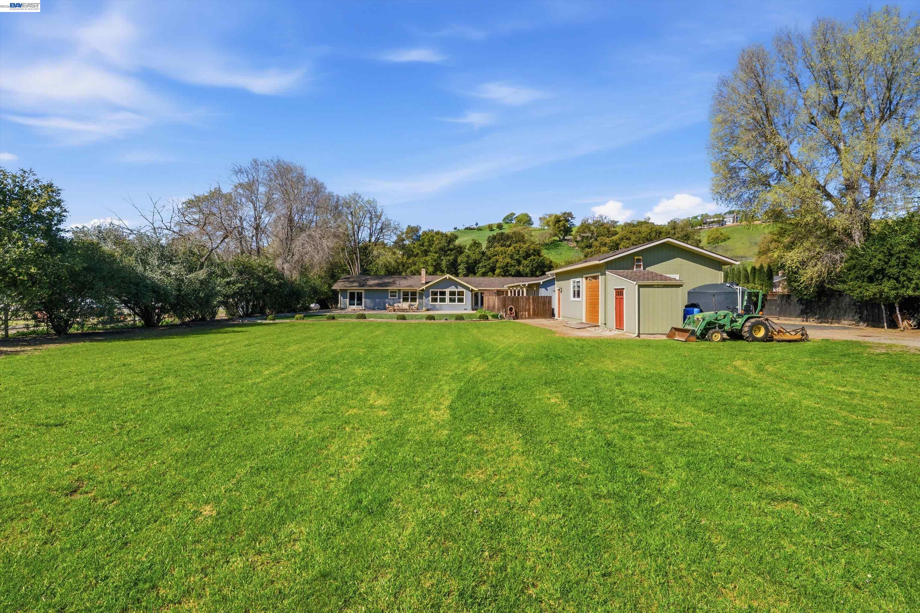 Detail Gallery Image 26 of 55 For 1450 Finley Rd, Pleasanton,  CA 94588 - 4 Beds | 2 Baths