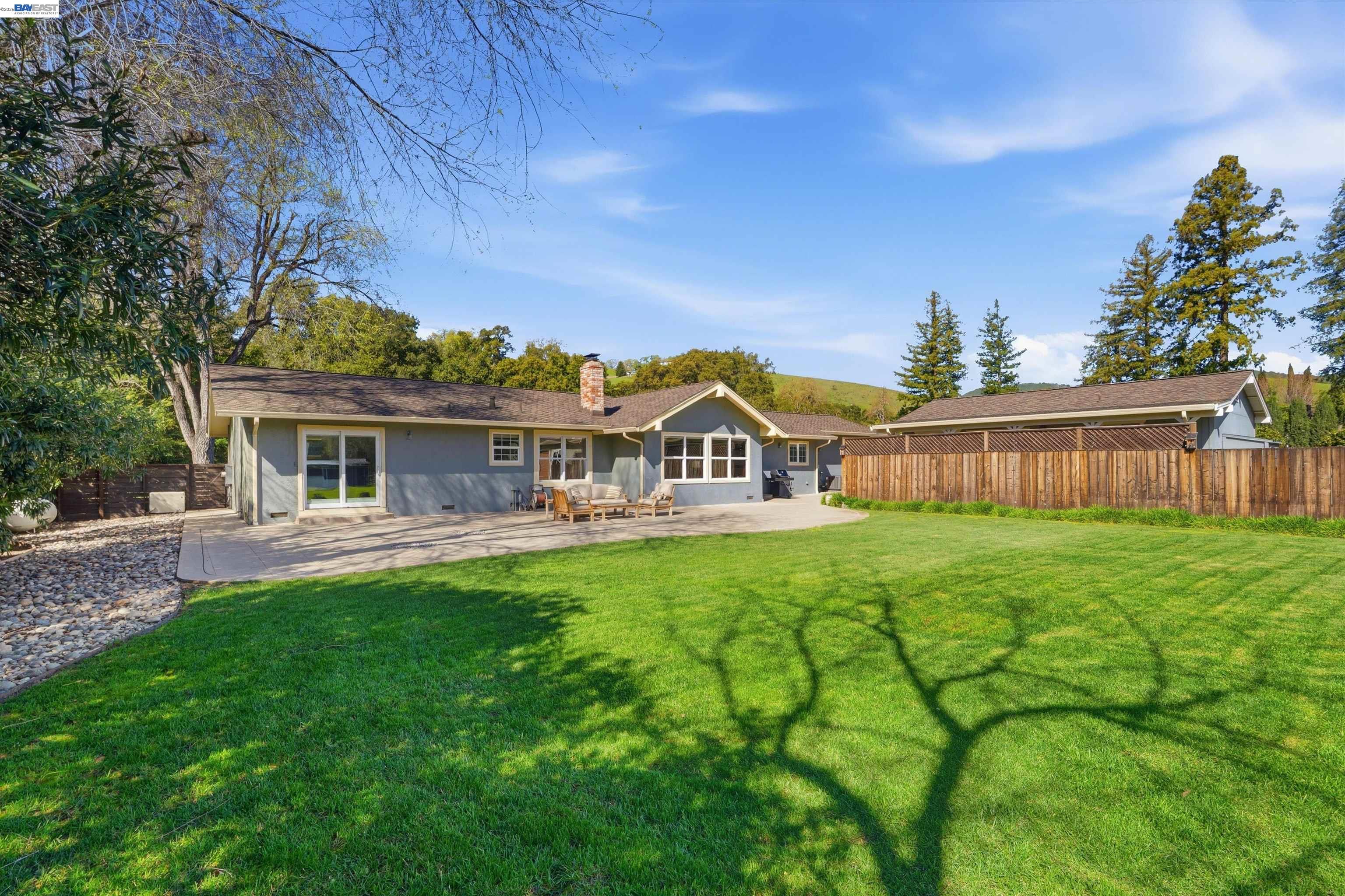 Detail Gallery Image 27 of 55 For 1450 Finley Rd, Pleasanton,  CA 94588 - 4 Beds | 2 Baths