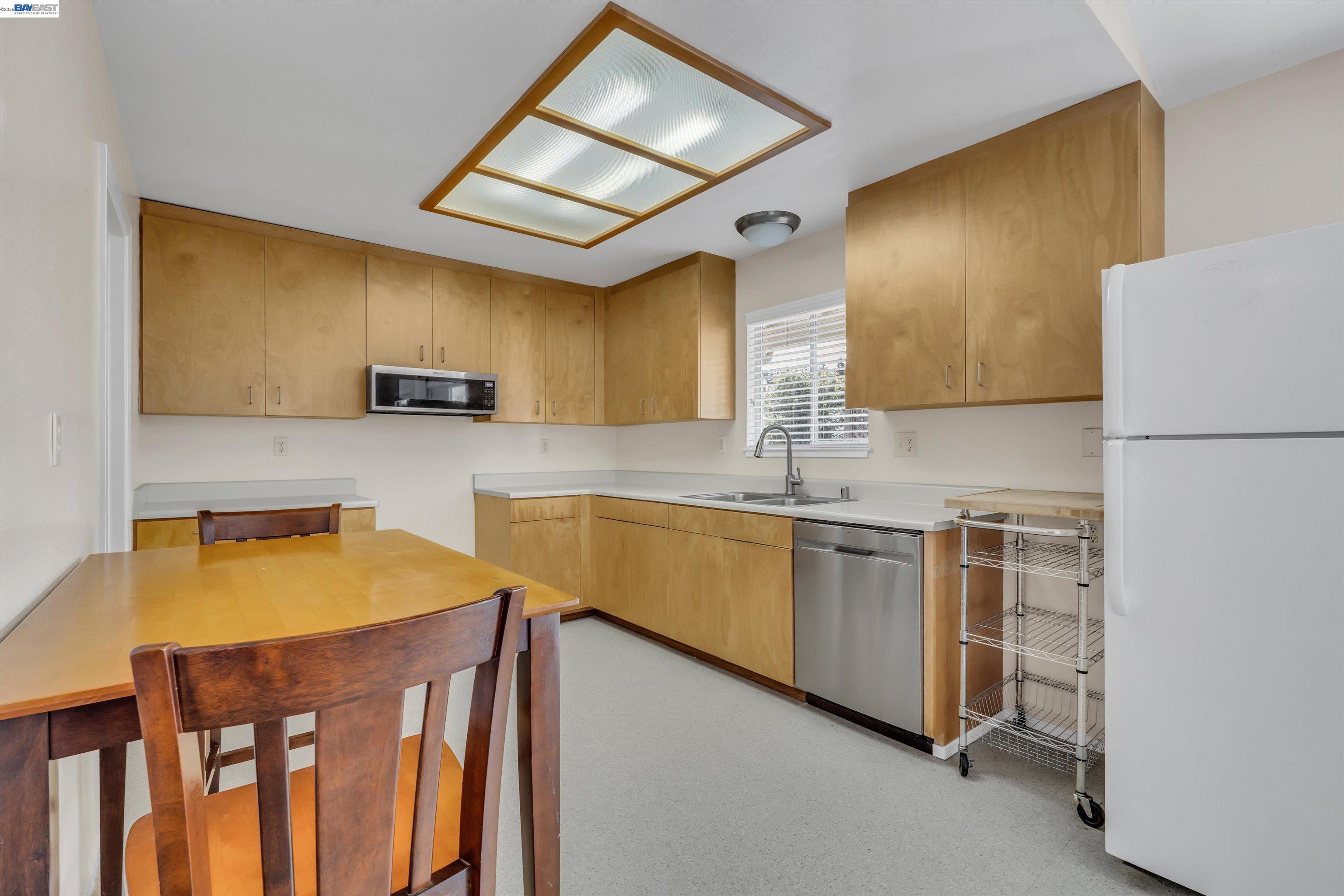 Detail Gallery Image 42 of 55 For 1450 Finley Rd, Pleasanton,  CA 94588 - 4 Beds | 2 Baths