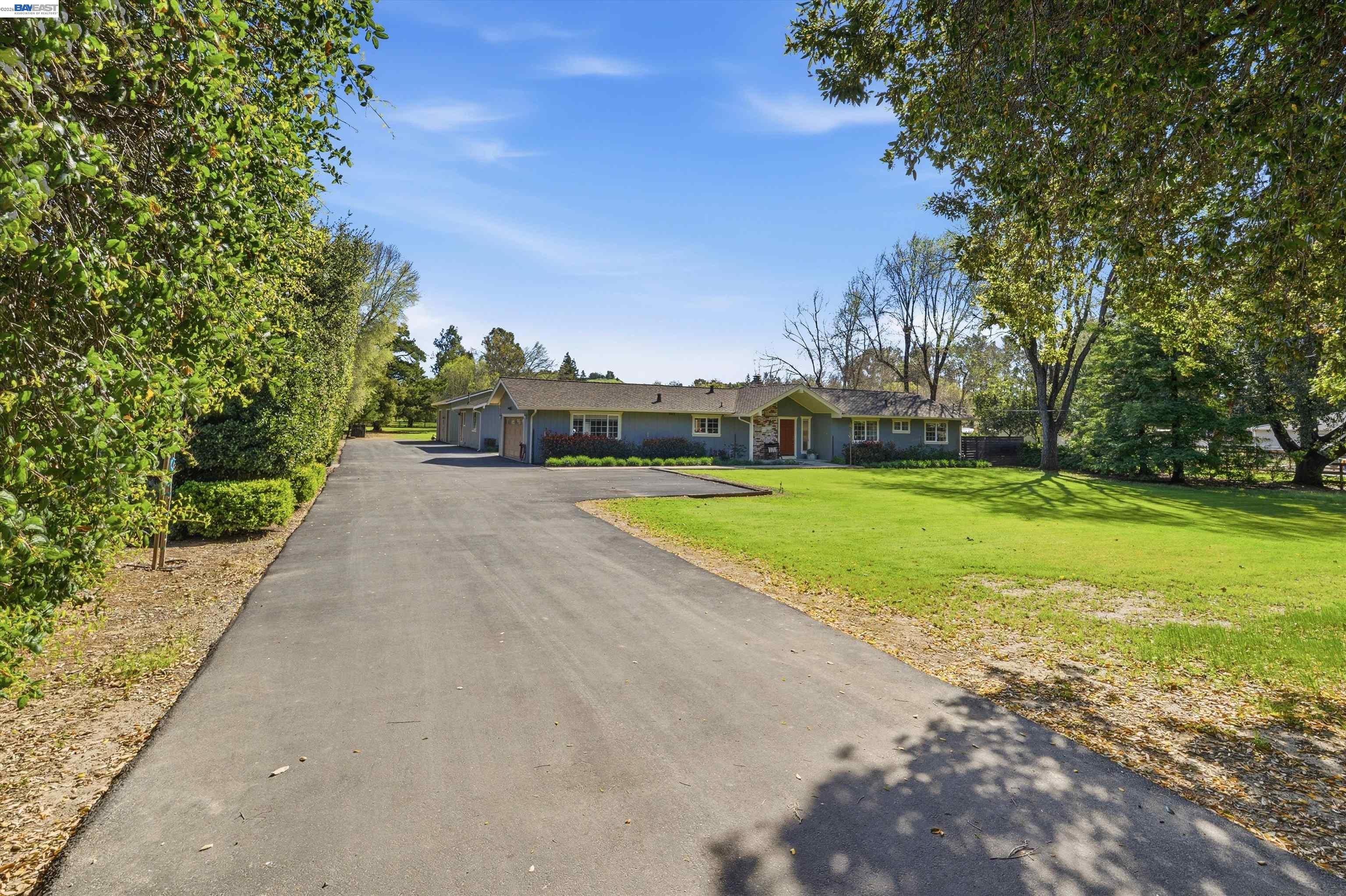 Detail Gallery Image 7 of 55 For 1450 Finley Rd, Pleasanton,  CA 94588 - 4 Beds | 2 Baths