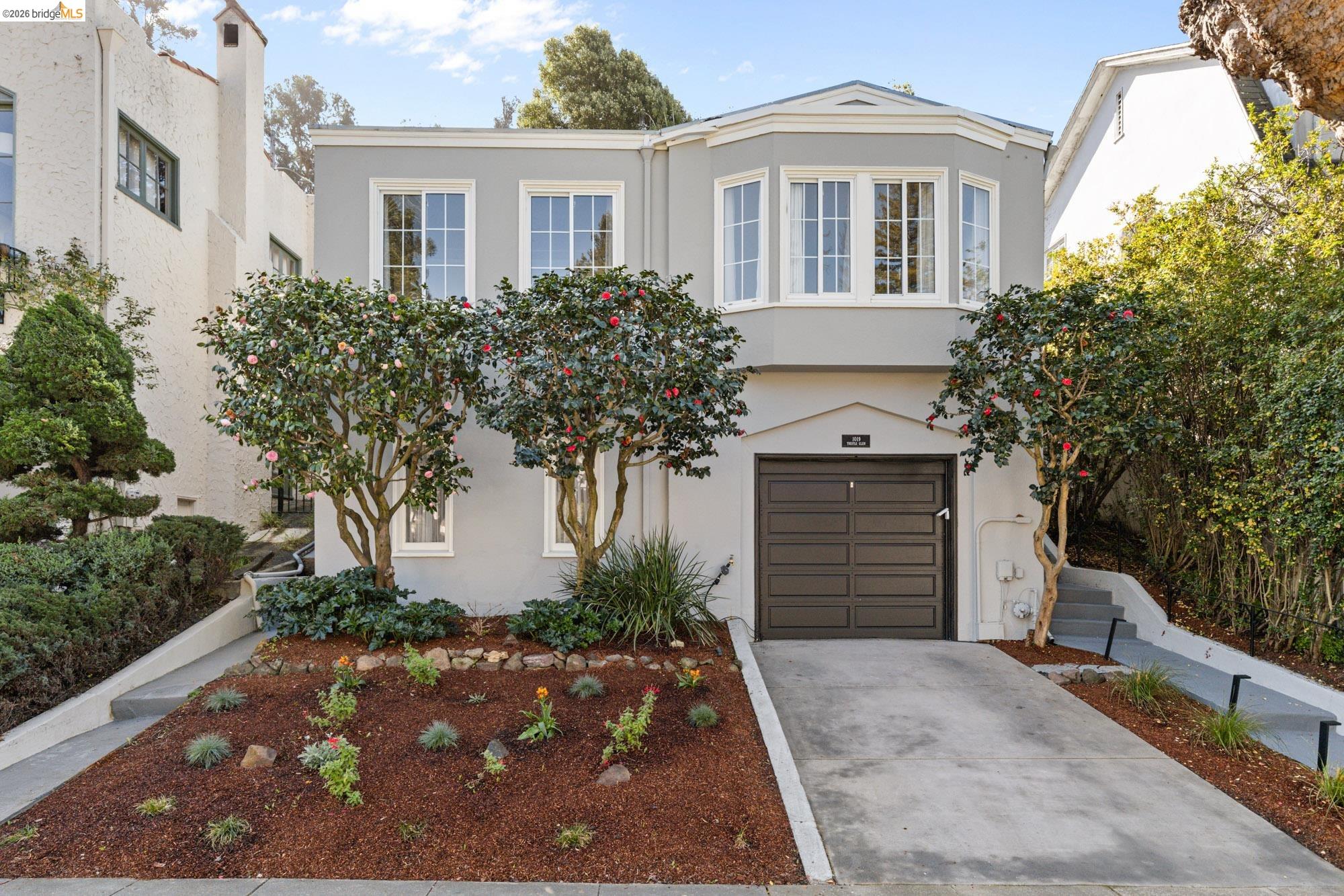 Front Image Thumbnail for EB41126851