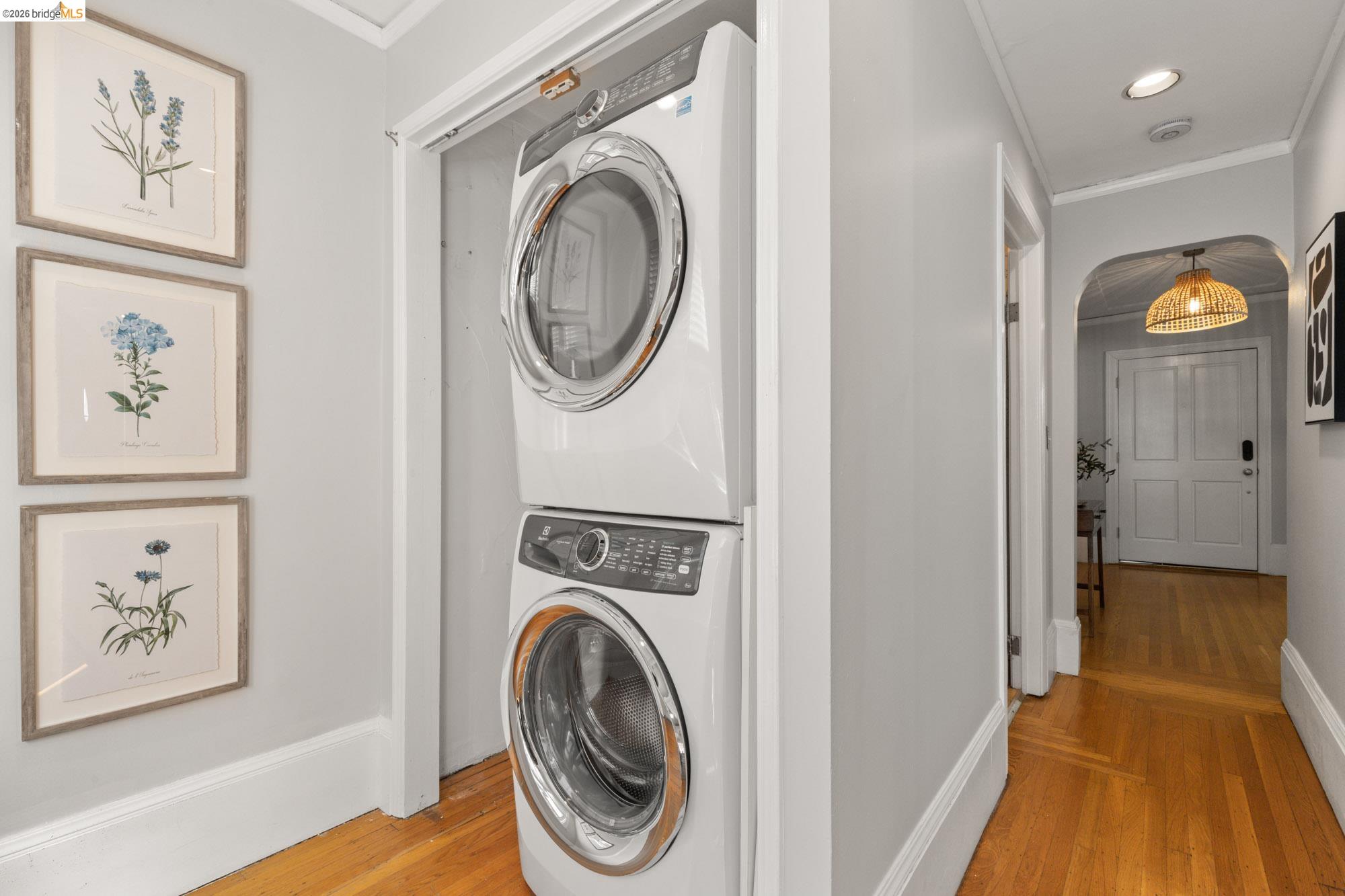 Detail Gallery Image 21 of 47 For 1019 Trestle Glen Rd, Oakland,  CA 94610 - 3 Beds | 2/1 Baths