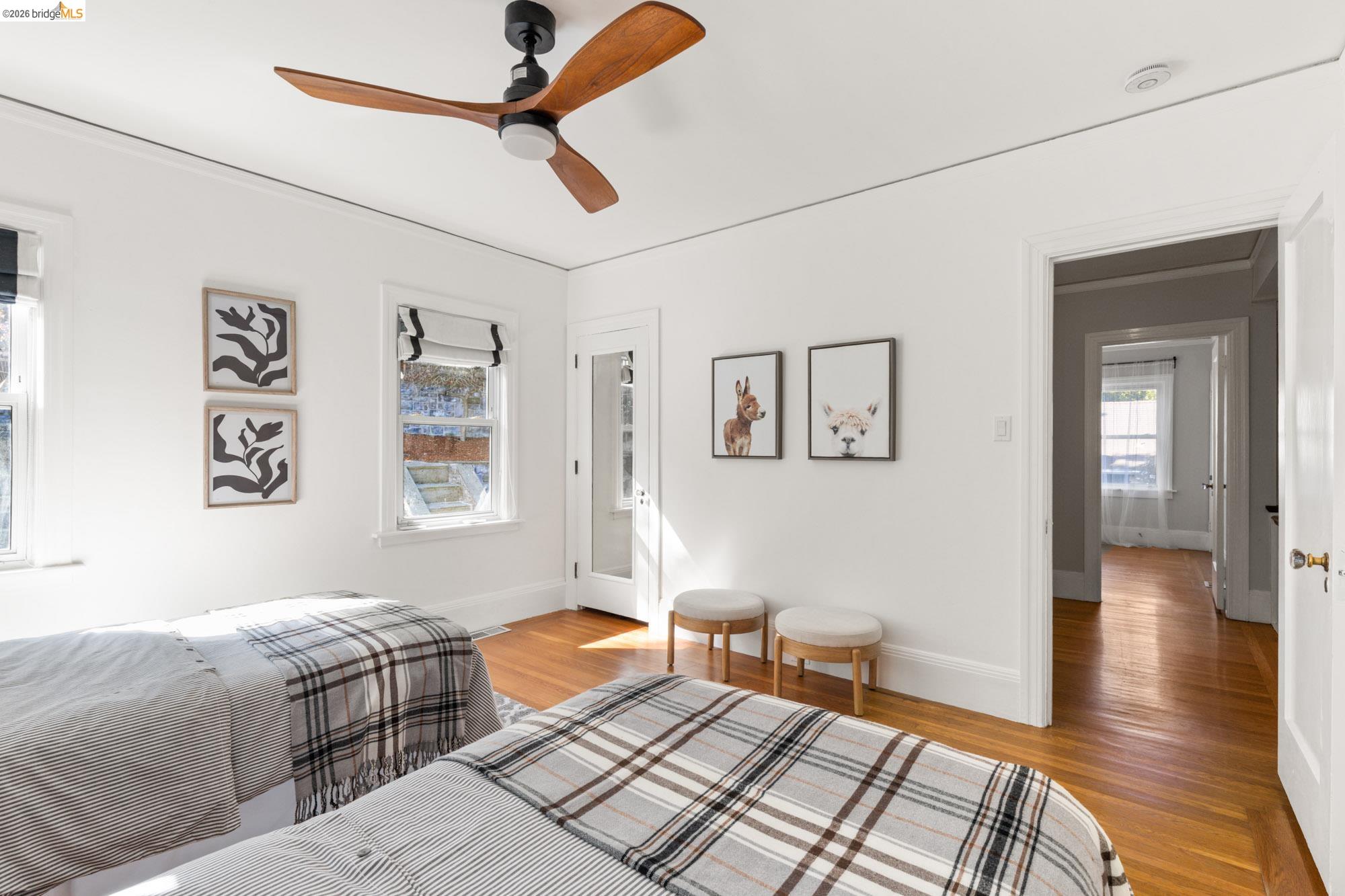 Detail Gallery Image 25 of 47 For 1019 Trestle Glen Rd, Oakland,  CA 94610 - 3 Beds | 2/1 Baths