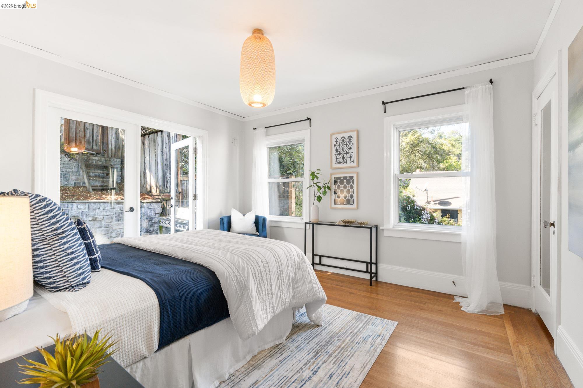 Detail Gallery Image 29 of 47 For 1019 Trestle Glen Rd, Oakland,  CA 94610 - 3 Beds | 2/1 Baths