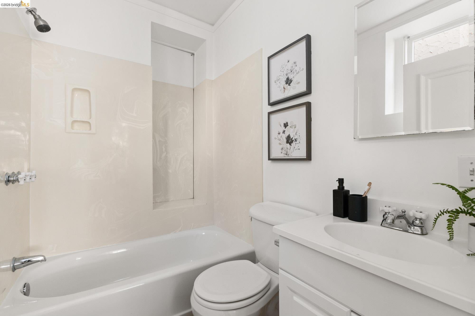 Detail Gallery Image 47 of 47 For 1019 Trestle Glen Rd, Oakland,  CA 94610 - 3 Beds | 2/1 Baths