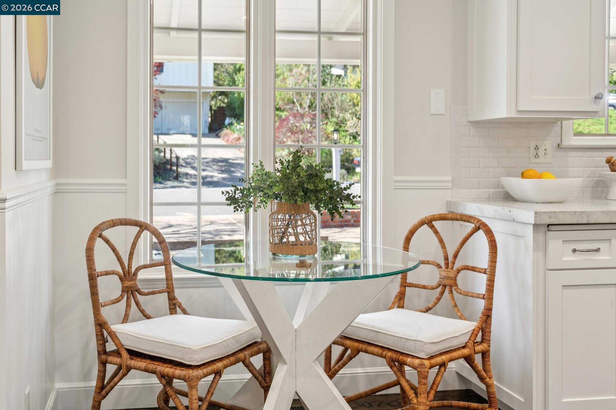 Detail Gallery Image 15 of 48 For 19 Eastwood Dr, Orinda,  CA 94563 - 4 Beds | 3 Baths