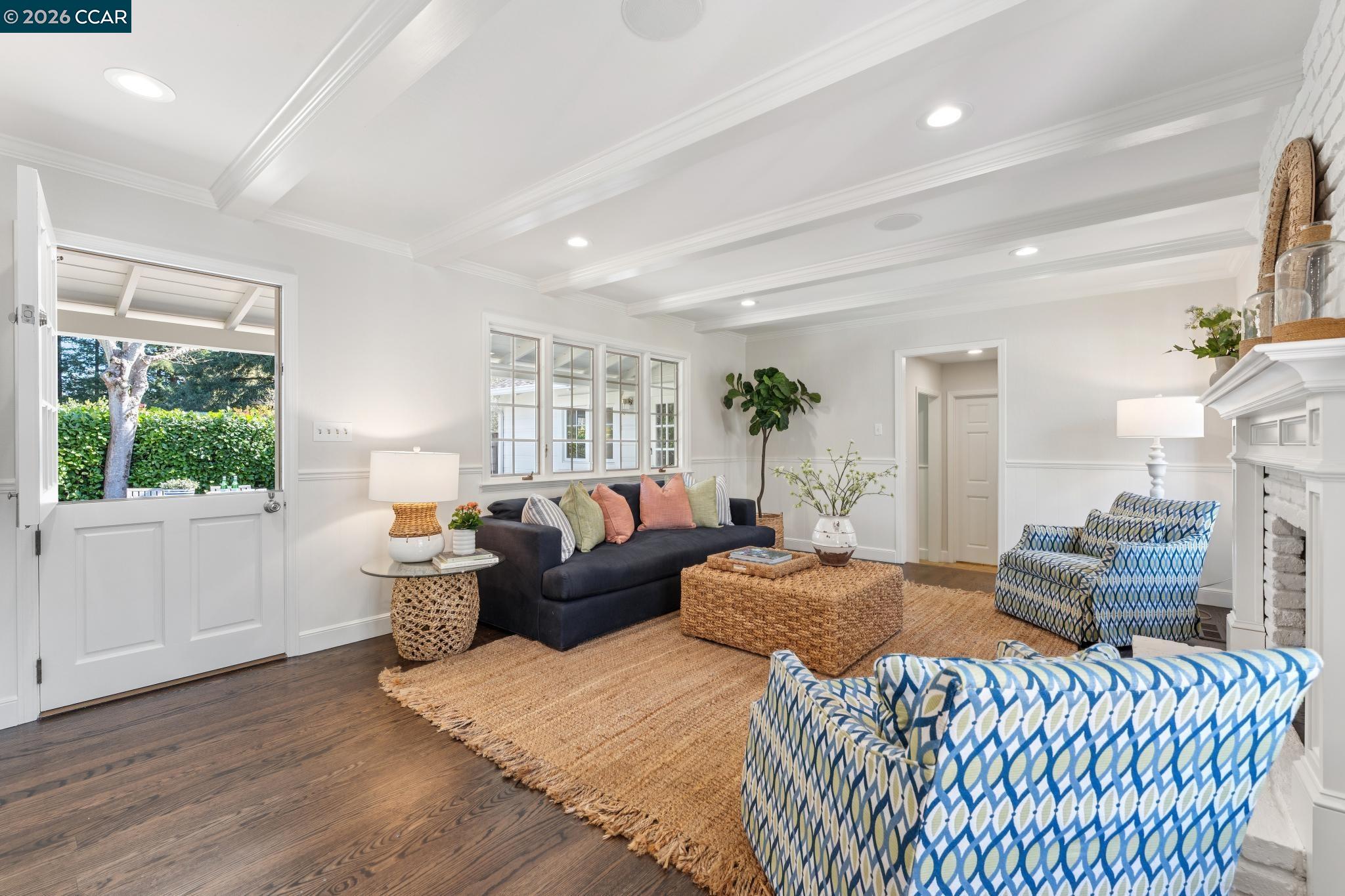 Detail Gallery Image 17 of 48 For 19 Eastwood Dr, Orinda,  CA 94563 - 4 Beds | 3 Baths