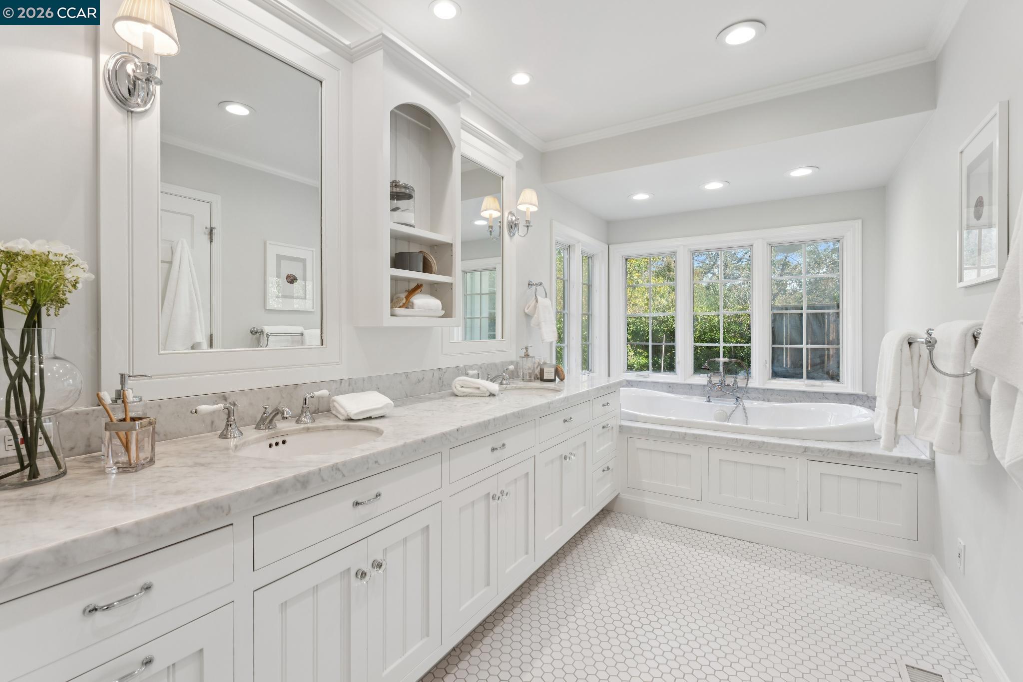 Detail Gallery Image 23 of 48 For 19 Eastwood Dr, Orinda,  CA 94563 - 4 Beds | 3 Baths