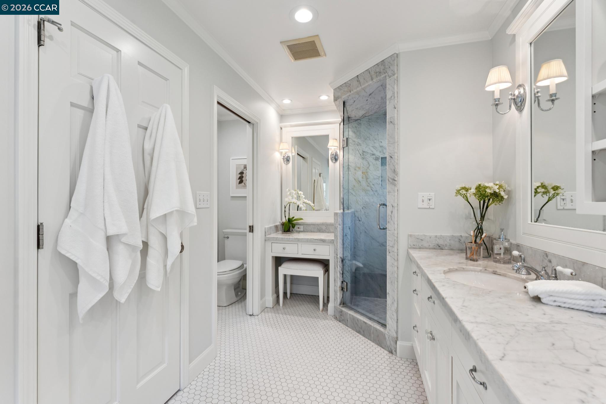 Detail Gallery Image 25 of 48 For 19 Eastwood Dr, Orinda,  CA 94563 - 4 Beds | 3 Baths