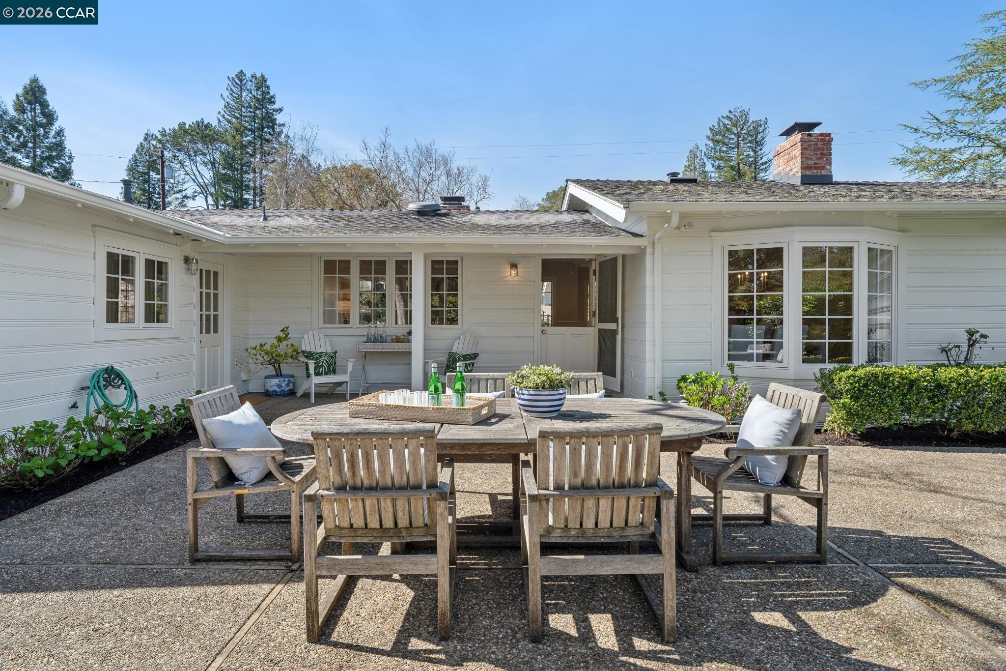 Detail Gallery Image 39 of 48 For 19 Eastwood Dr, Orinda,  CA 94563 - 4 Beds | 3 Baths