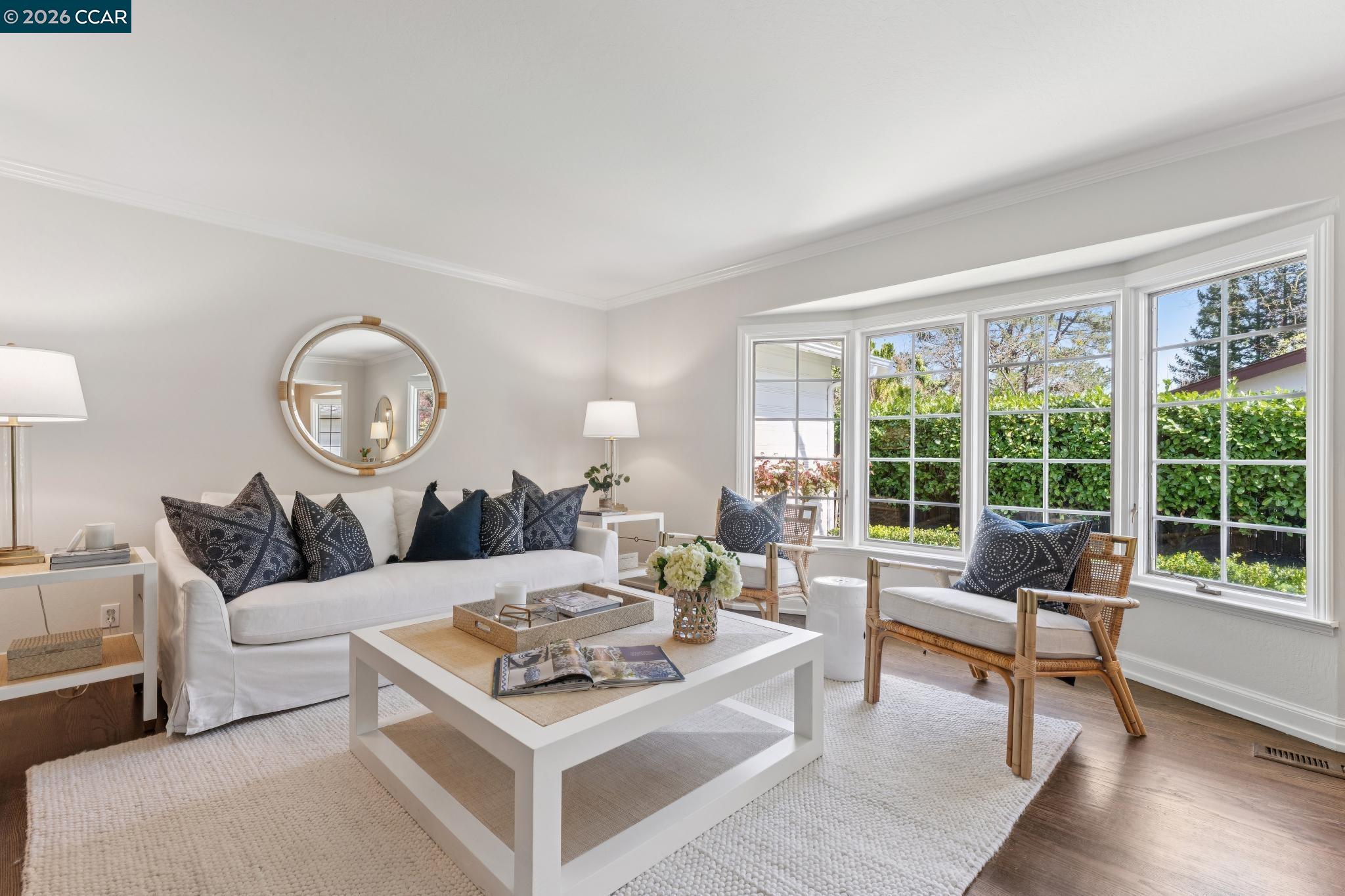 Detail Gallery Image 5 of 48 For 19 Eastwood Dr, Orinda,  CA 94563 - 4 Beds | 3 Baths