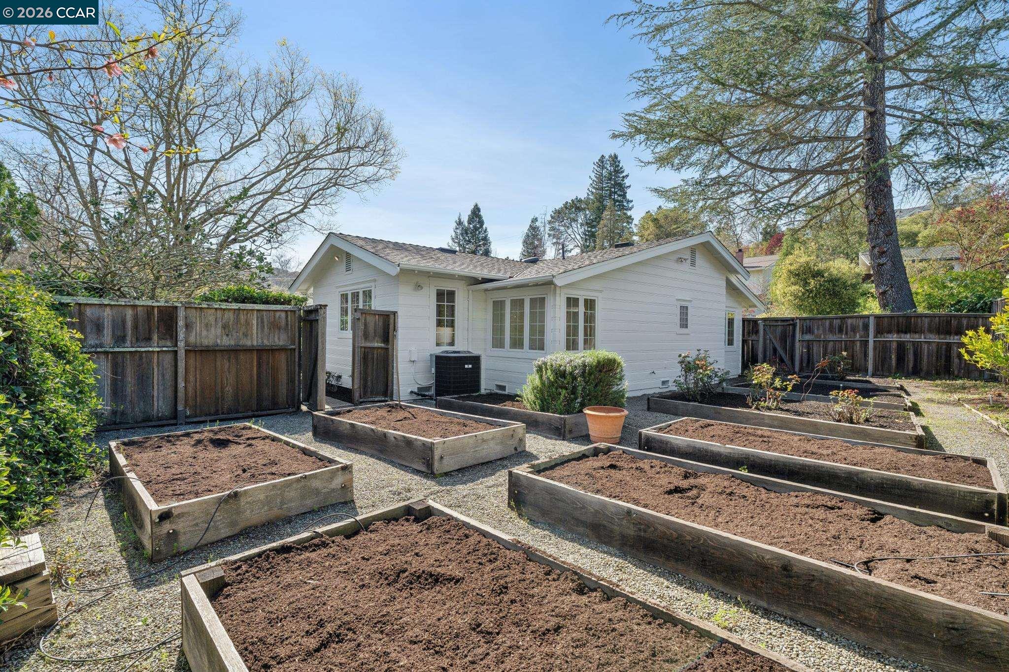 Detail Gallery Image 45 of 48 For 19 Eastwood Dr, Orinda,  CA 94563 - 4 Beds | 3 Baths