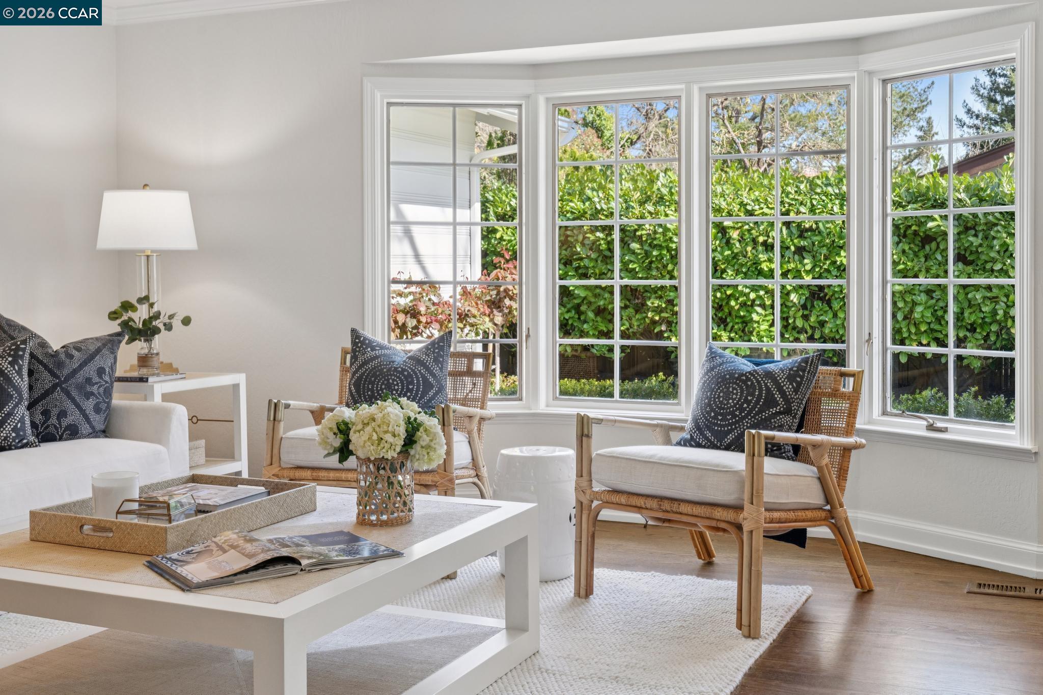 Detail Gallery Image 6 of 48 For 19 Eastwood Dr, Orinda,  CA 94563 - 4 Beds | 3 Baths