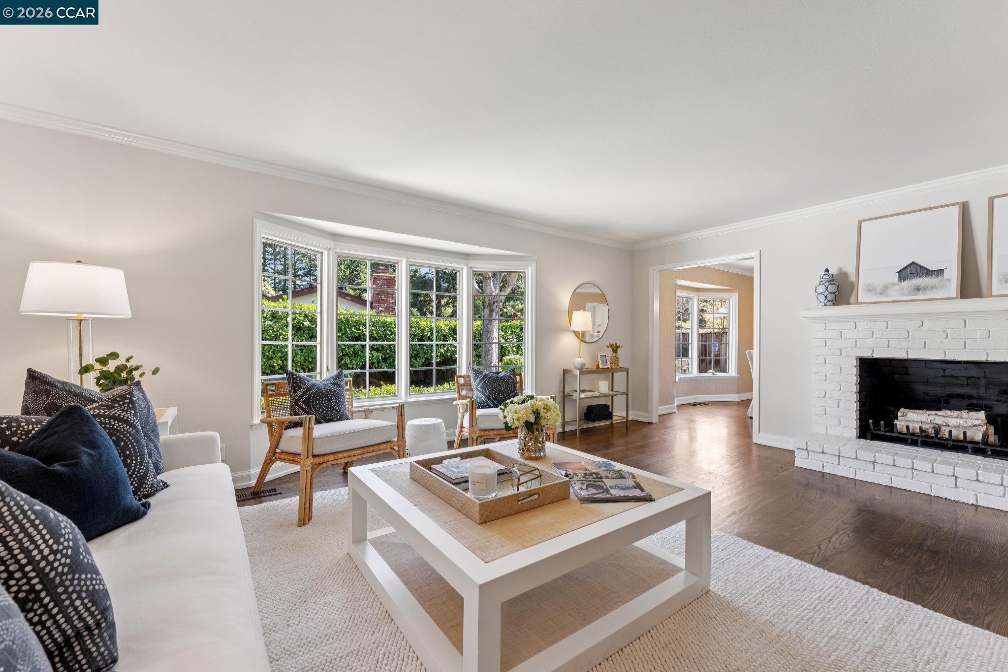 Detail Gallery Image 7 of 48 For 19 Eastwood Dr, Orinda,  CA 94563 - 4 Beds | 3 Baths