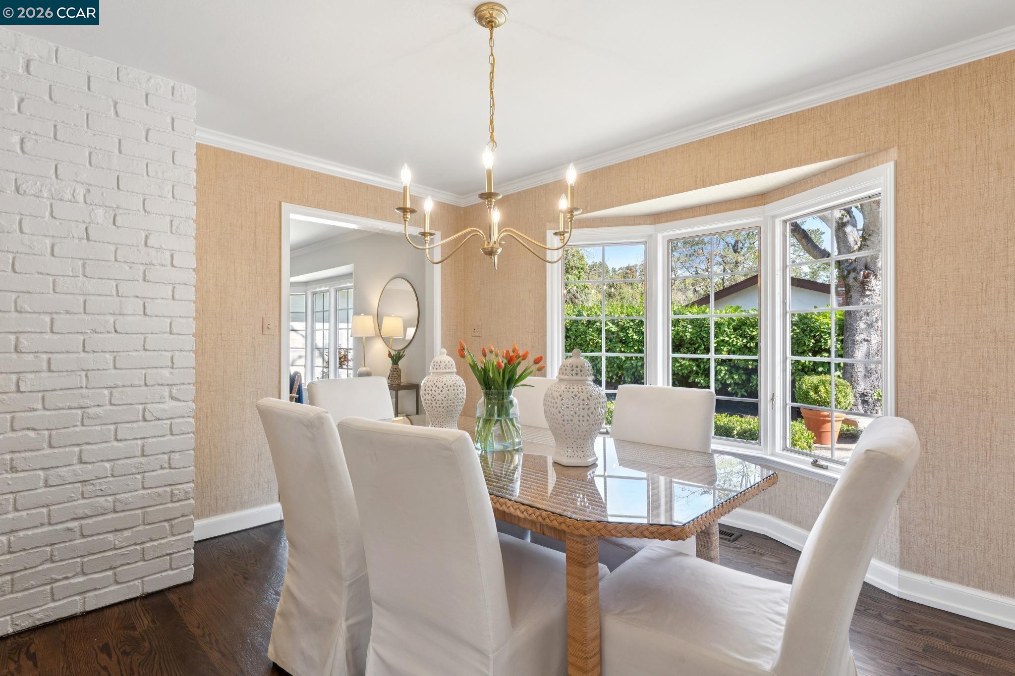 Detail Gallery Image 10 of 48 For 19 Eastwood Dr, Orinda,  CA 94563 - 4 Beds | 3 Baths