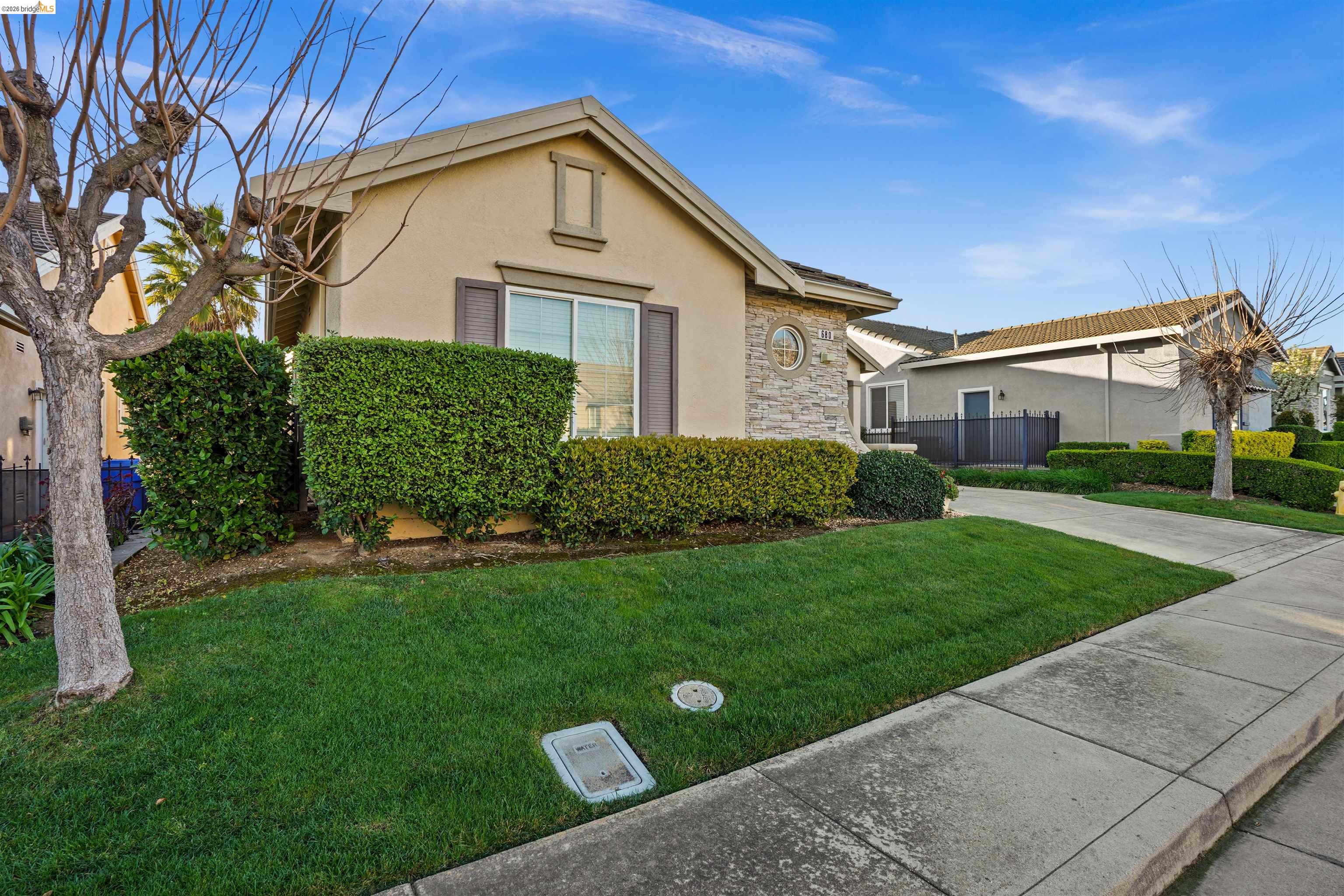 Detail Gallery Image 2 of 39 For 680 Stewart Way, Brentwood,  CA 94513 - 2 Beds | 2 Baths