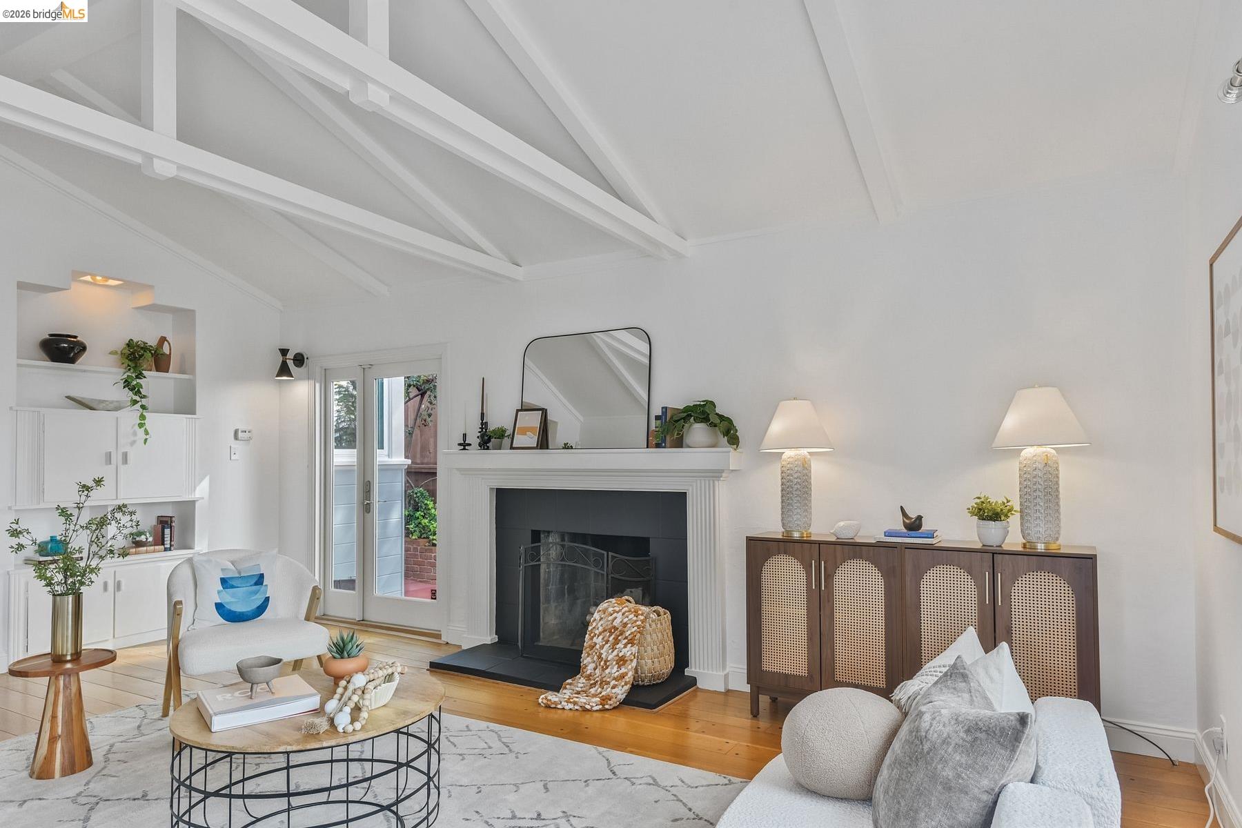 Detail Gallery Image 11 of 60 For 24 Cabrillo Pl, Oakland,  CA 94611 - 3 Beds | 2 Baths