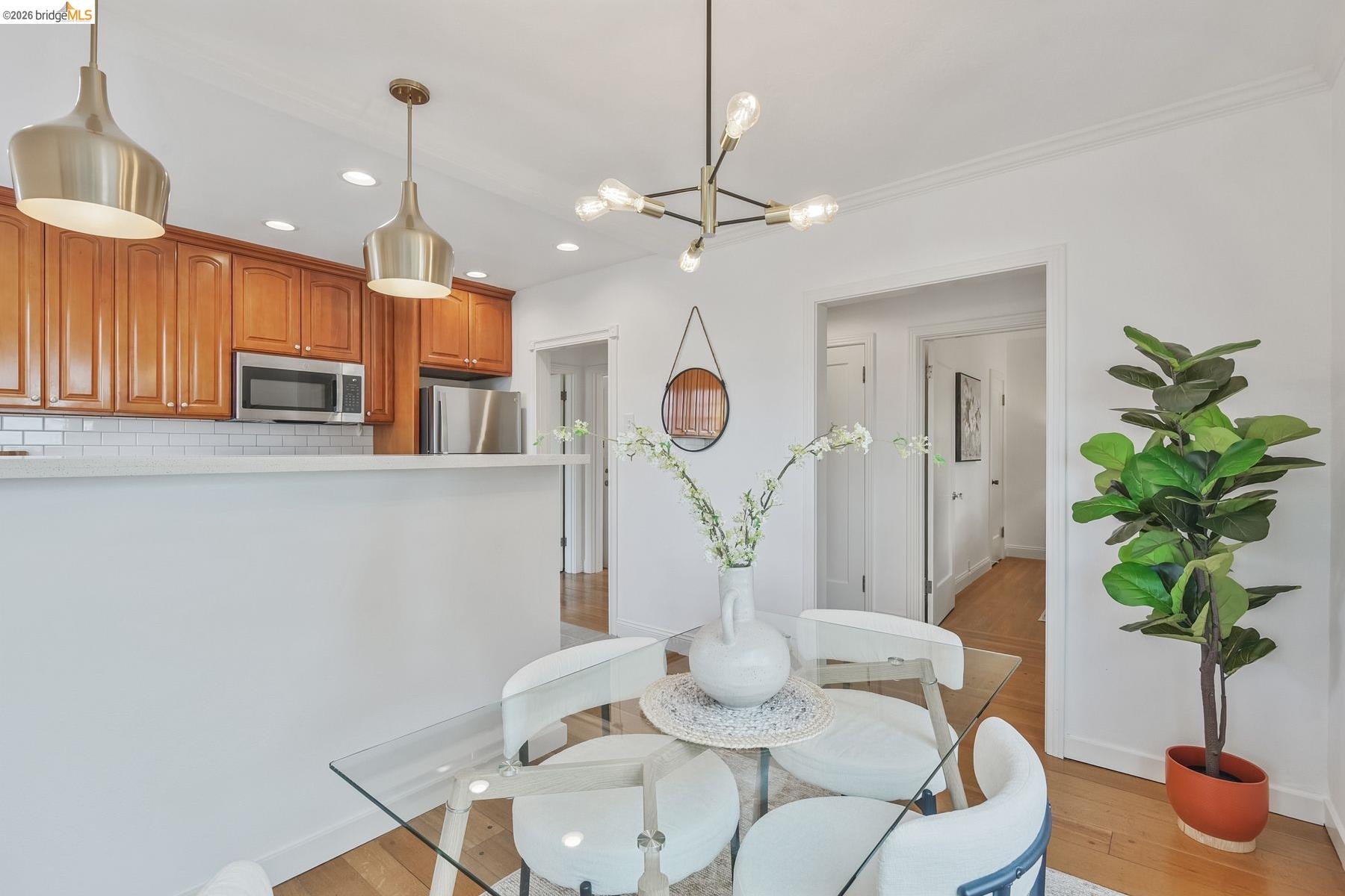 Detail Gallery Image 17 of 60 For 24 Cabrillo Pl, Oakland,  CA 94611 - 3 Beds | 2 Baths