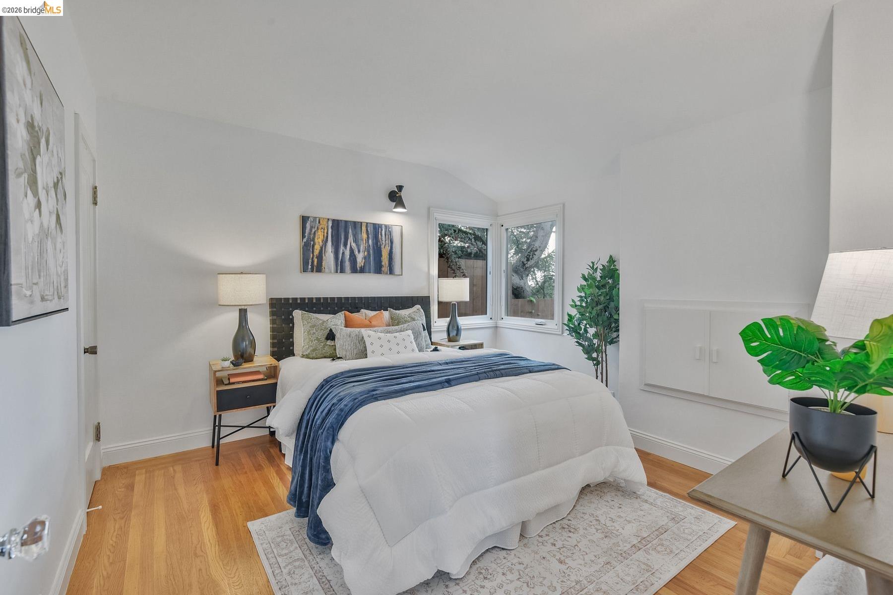 Detail Gallery Image 24 of 60 For 24 Cabrillo Pl, Oakland,  CA 94611 - 3 Beds | 2 Baths