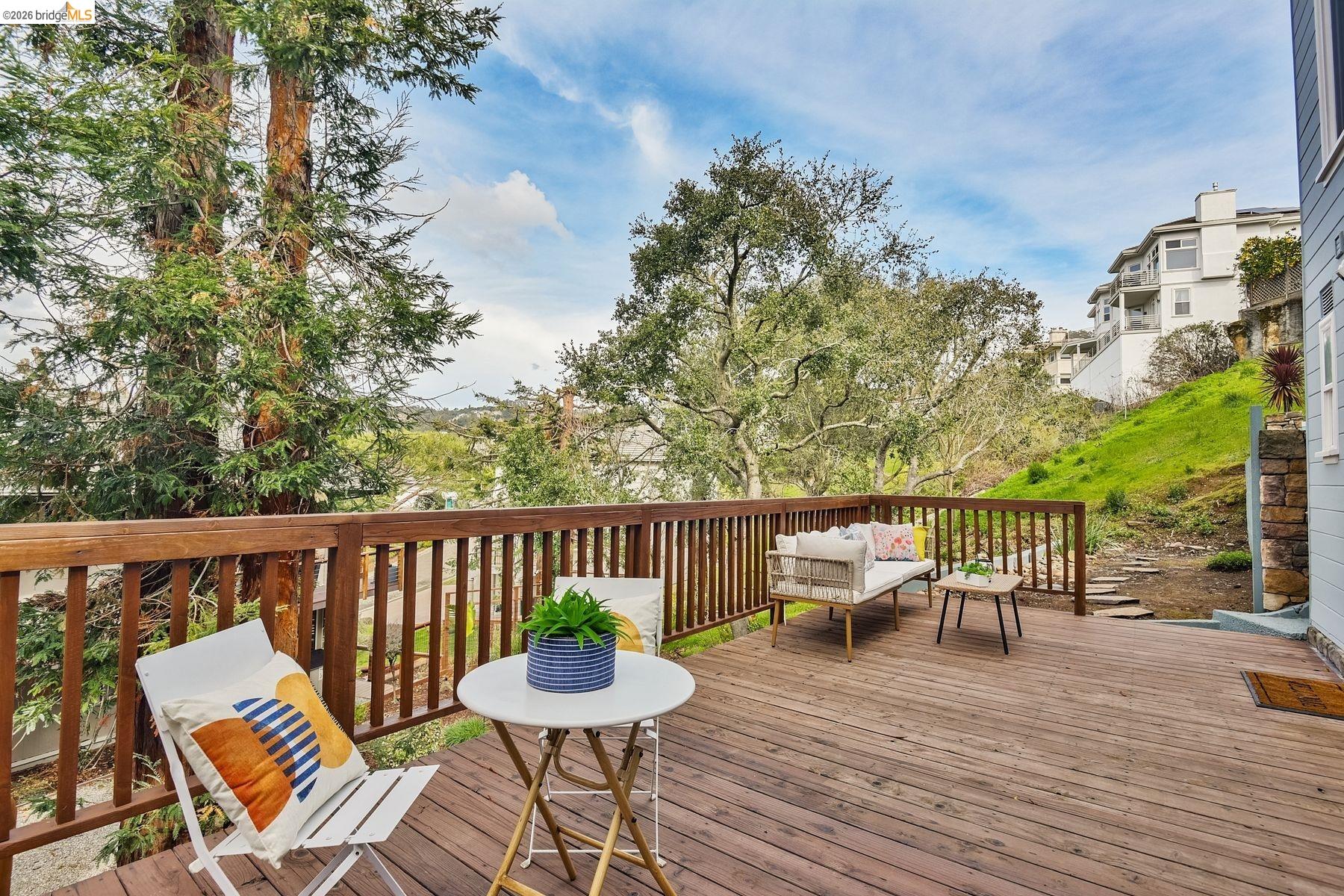 Detail Gallery Image 35 of 60 For 24 Cabrillo Pl, Oakland,  CA 94611 - 3 Beds | 2 Baths