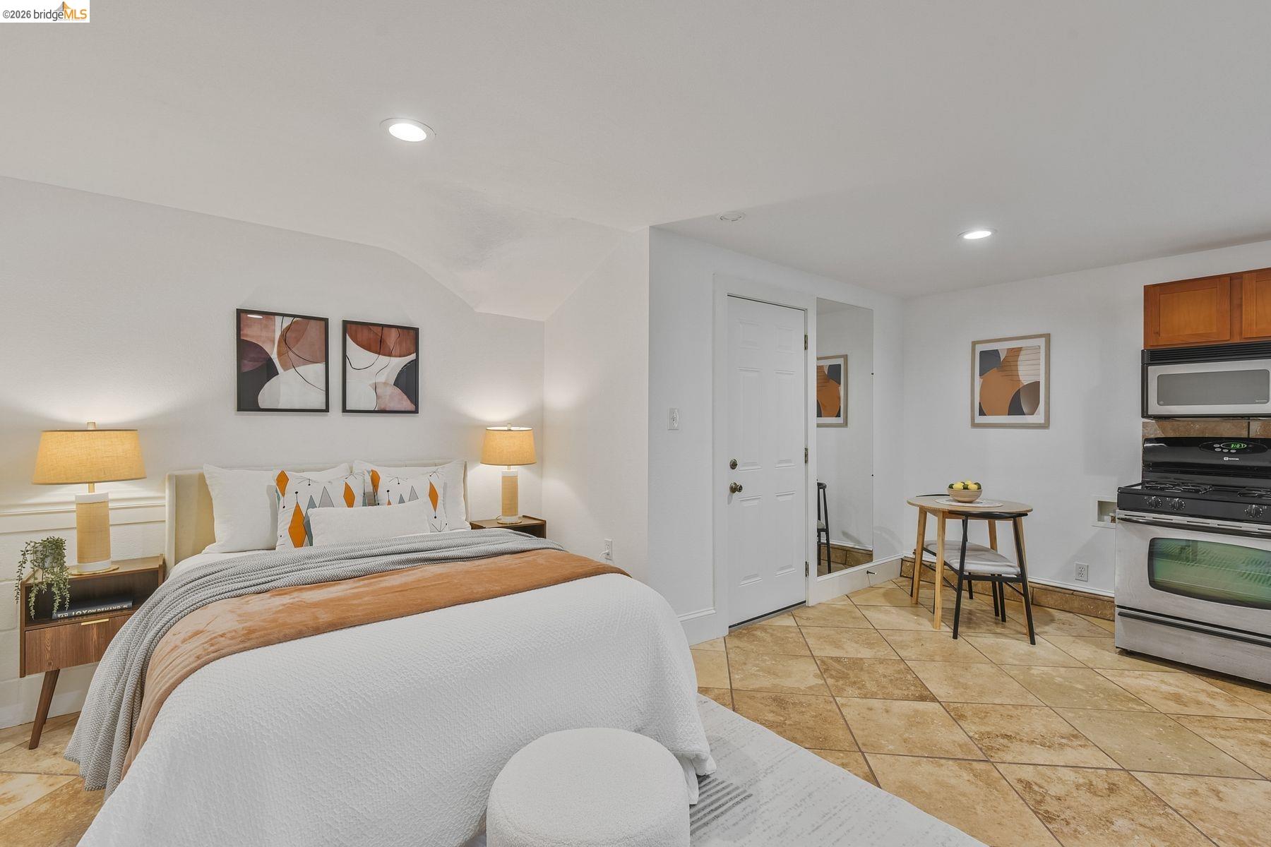 Detail Gallery Image 48 of 60 For 24 Cabrillo Pl, Oakland,  CA 94611 - 3 Beds | 2 Baths