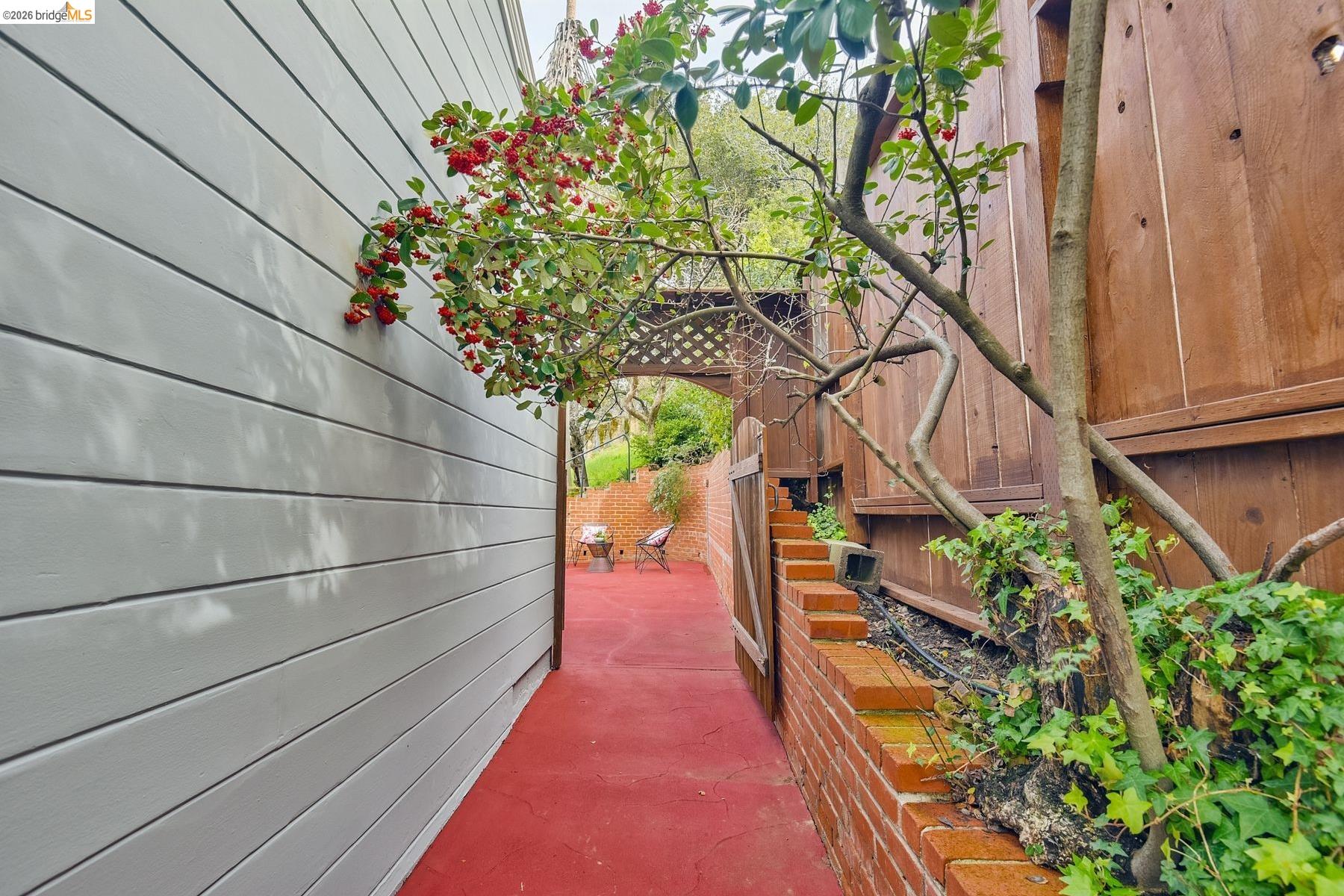 Detail Gallery Image 51 of 60 For 24 Cabrillo Pl, Oakland,  CA 94611 - 3 Beds | 2 Baths