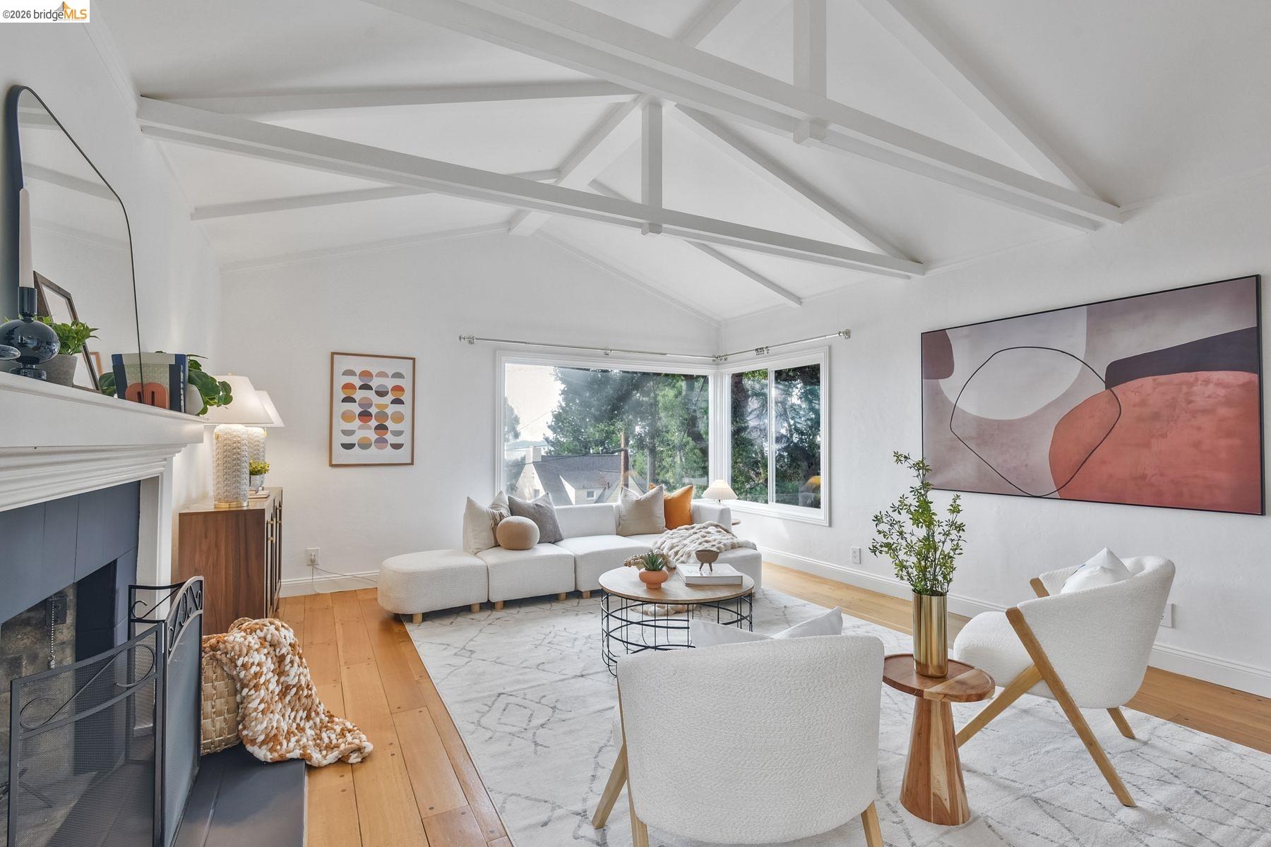 Detail Gallery Image 8 of 60 For 24 Cabrillo Pl, Oakland,  CA 94611 - 3 Beds | 2 Baths