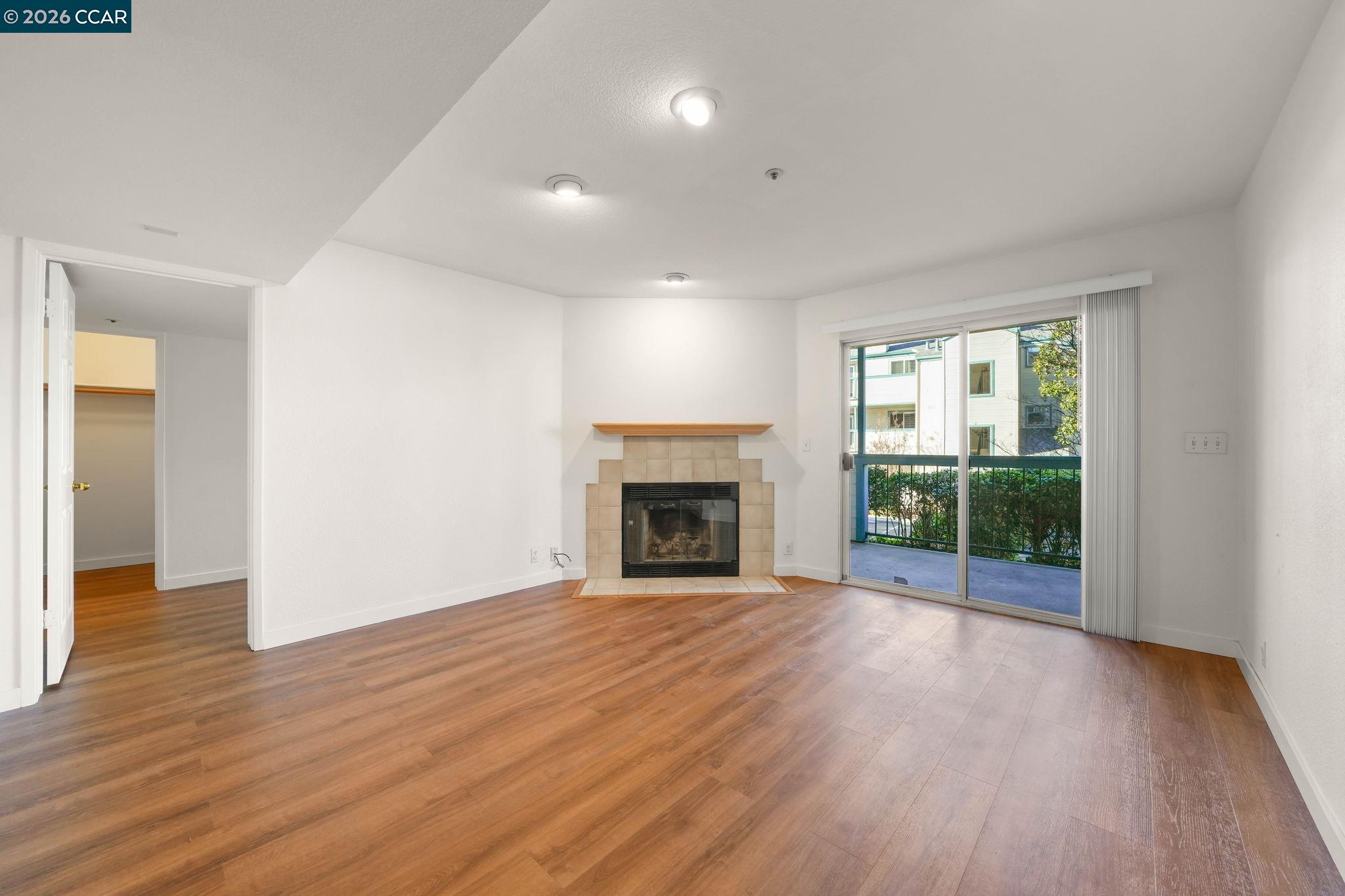 Detail Gallery Image 2 of 28 For 1430 Bel Air Dr #103,  Concord,  CA 94521 - 2 Beds | 2 Baths