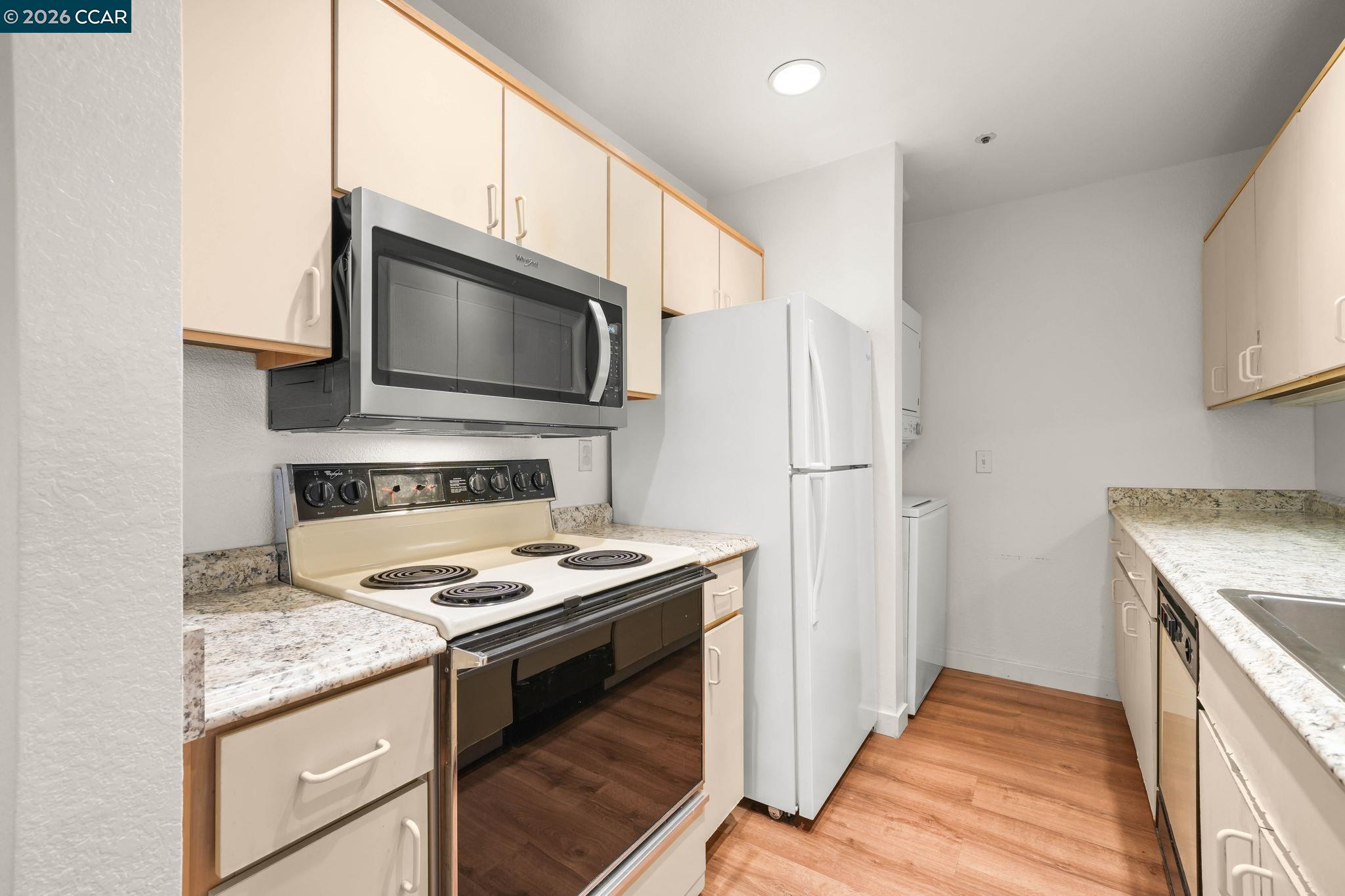 Detail Gallery Image 7 of 28 For 1430 Bel Air Dr #103,  Concord,  CA 94521 - 2 Beds | 2 Baths