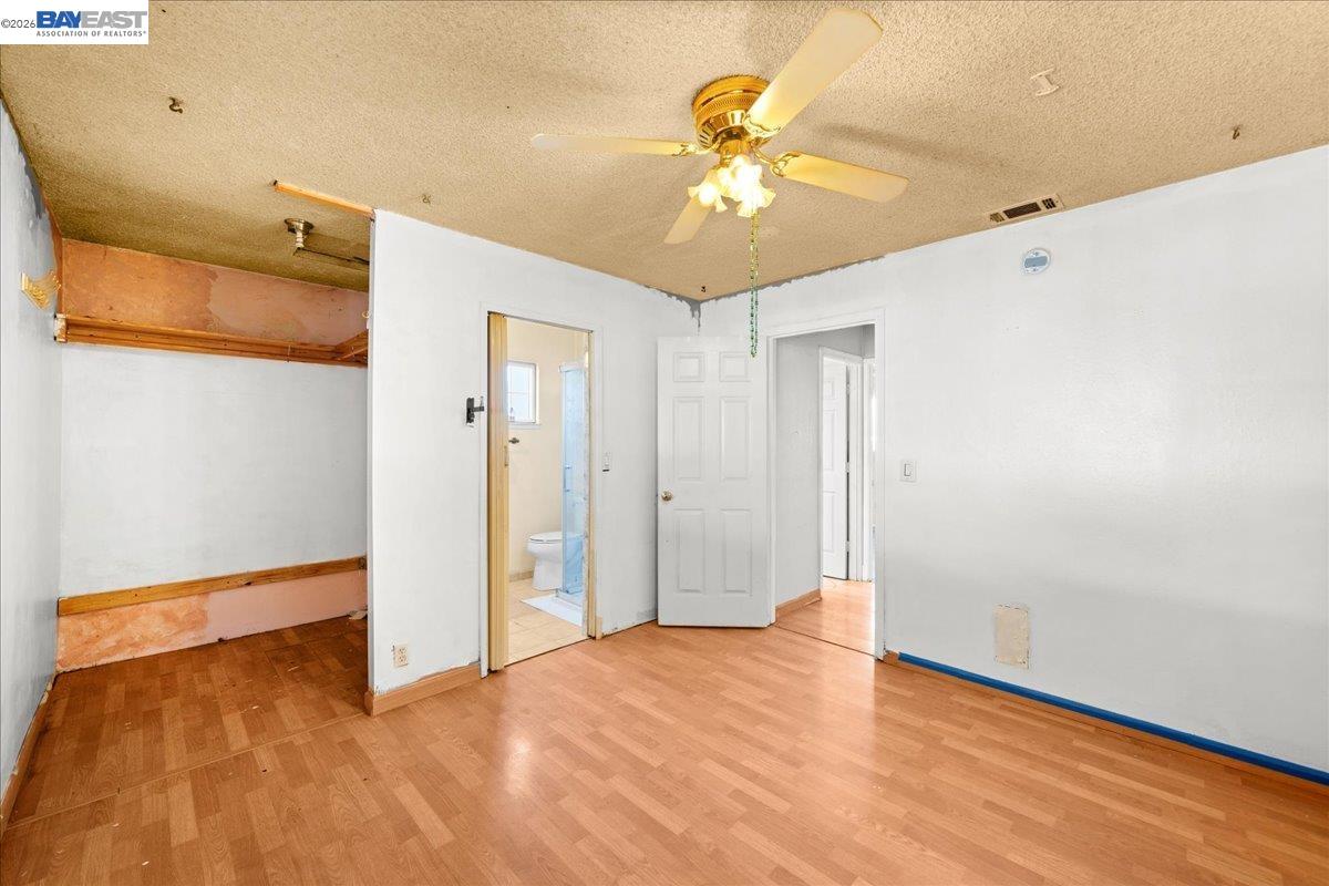 Detail Gallery Image 13 of 20 For 5954 Running Hills Ave, Livermore,  CA 94551 - 3 Beds | 2 Baths