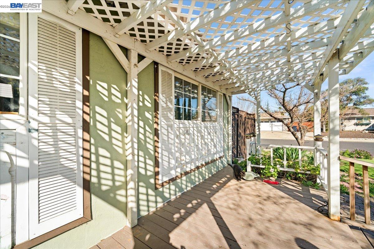 Detail Gallery Image 3 of 20 For 5954 Running Hills Ave, Livermore,  CA 94551 - 3 Beds | 2 Baths