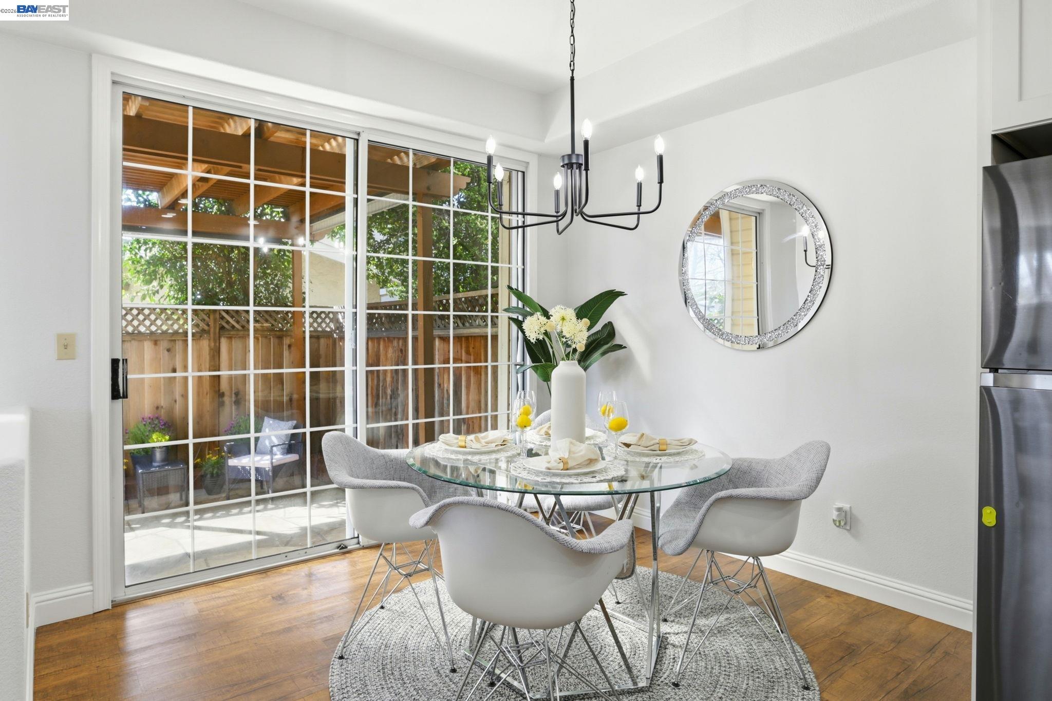 Detail Gallery Image 11 of 37 For 399 Bundy Ave, San Jose,  CA 95117 - 2 Beds | 2/1 Baths