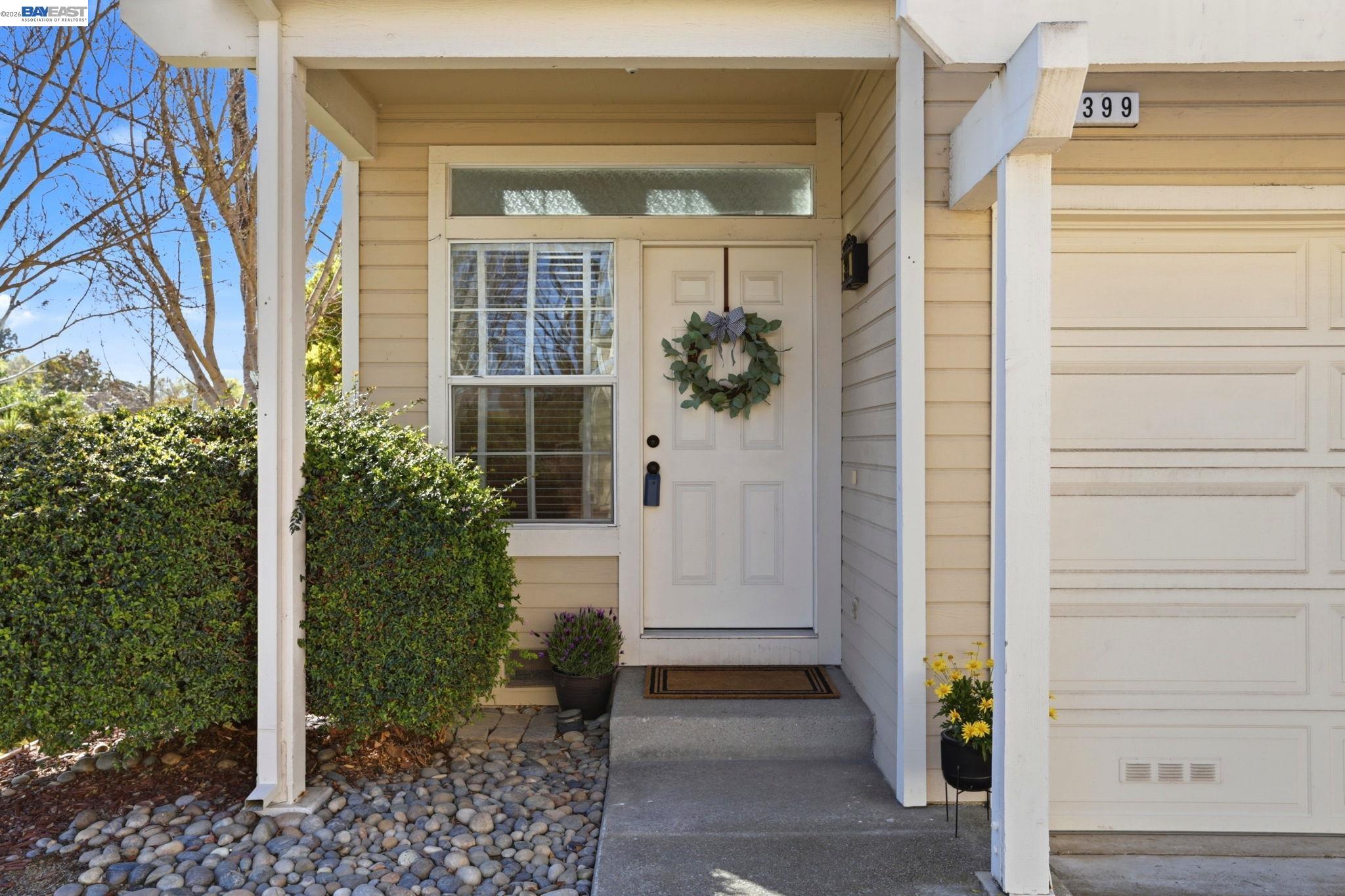 Detail Gallery Image 3 of 37 For 399 Bundy Ave, San Jose,  CA 95117 - 2 Beds | 2/1 Baths