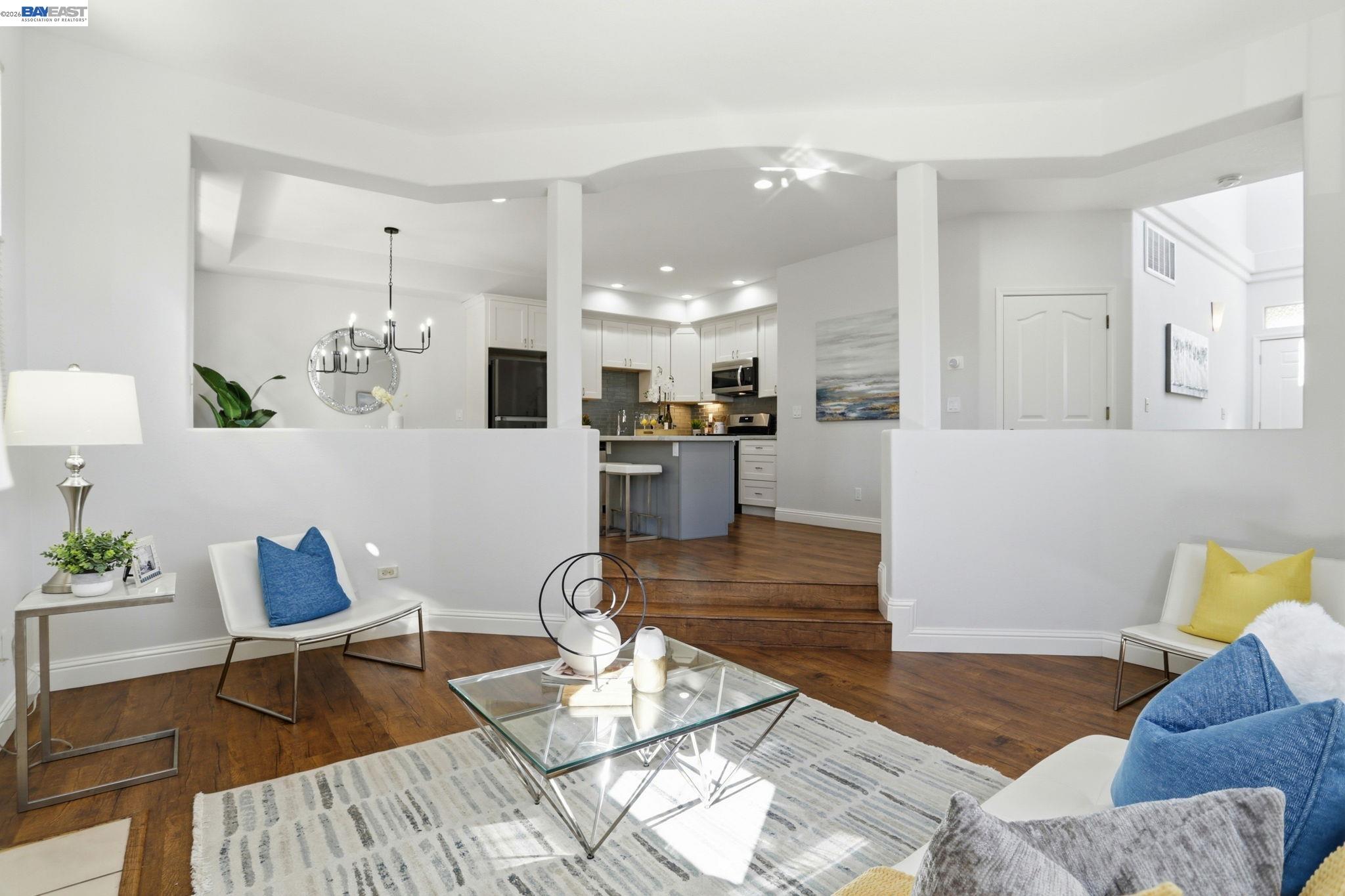 Detail Gallery Image 9 of 37 For 399 Bundy Ave, San Jose,  CA 95117 - 2 Beds | 2/1 Baths