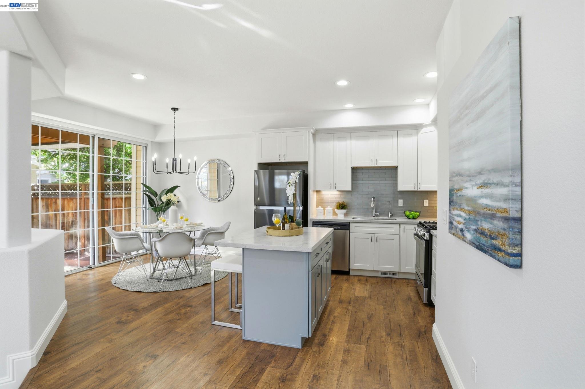 Detail Gallery Image 10 of 37 For 399 Bundy Ave, San Jose,  CA 95117 - 2 Beds | 2/1 Baths