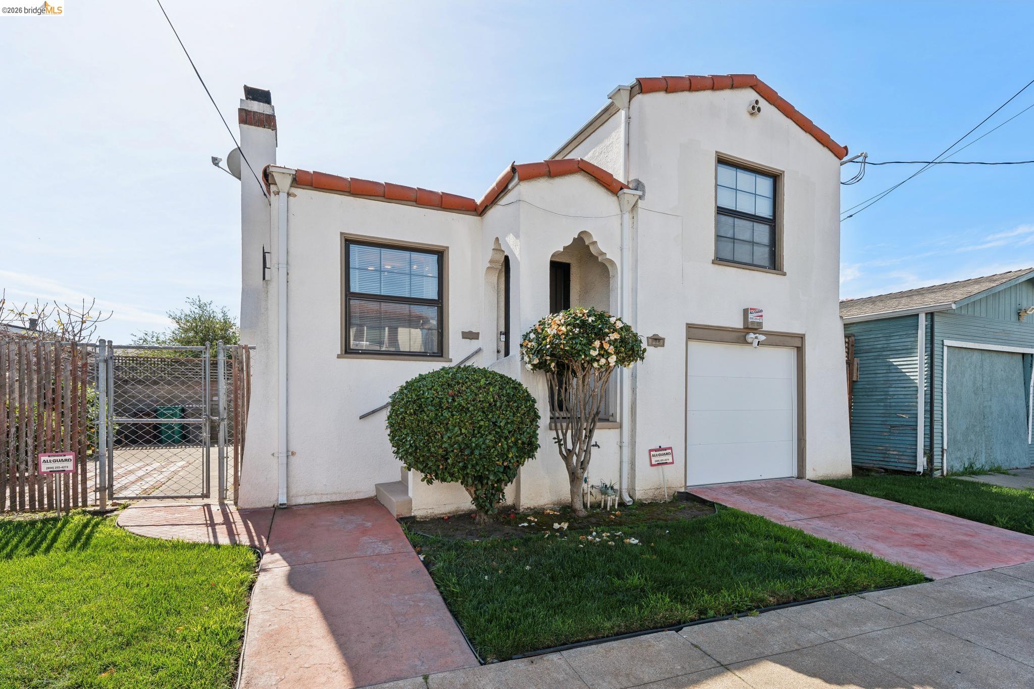 Detail Gallery Image 2 of 31 For 6019 Brann St, Oakland,  CA 94605 - 2 Beds | 1 Baths