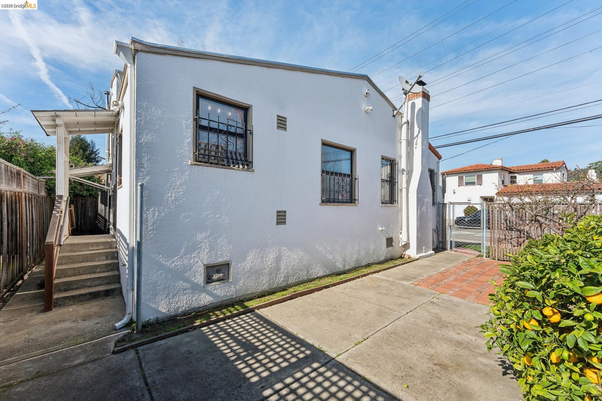 Detail Gallery Image 26 of 31 For 6019 Brann St, Oakland,  CA 94605 - 2 Beds | 1 Baths