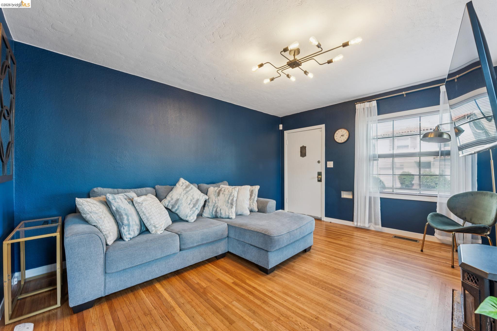 Detail Gallery Image 6 of 31 For 6019 Brann St, Oakland,  CA 94605 - 2 Beds | 1 Baths