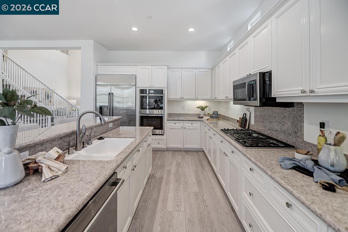 Detail Gallery Image 7 of 55 For 6415 Horsemans Canyon Dr, Walnut Creek,  CA 94595 - 3 Beds | 3 Baths