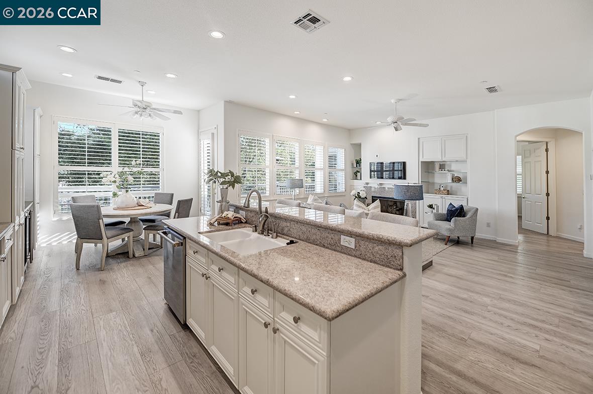 Detail Gallery Image 8 of 55 For 6415 Horsemans Canyon Dr, Walnut Creek,  CA 94595 - 3 Beds | 3 Baths