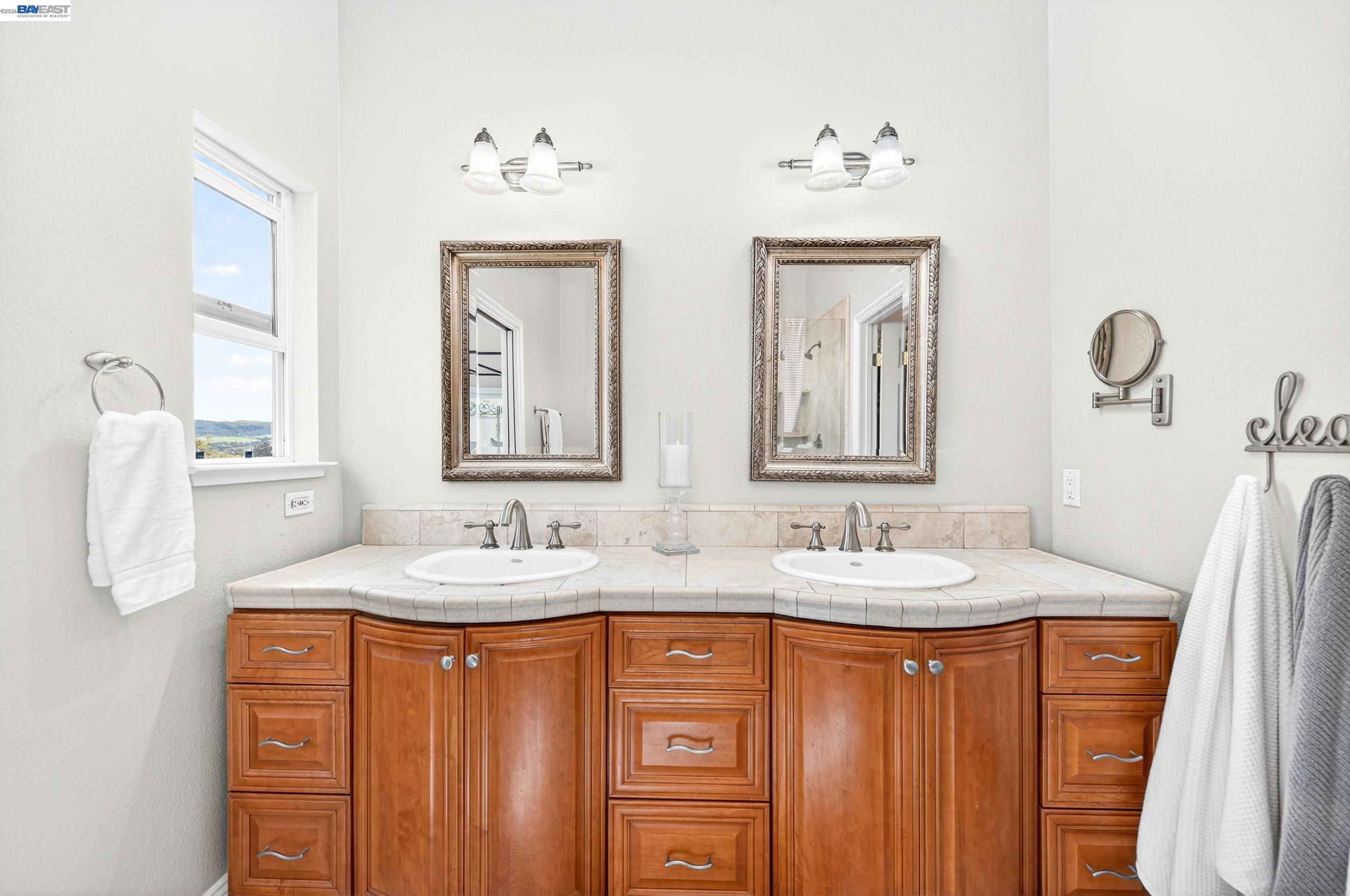 Detail Gallery Image 15 of 59 For 10700 Foothill Rd, Sunol,  CA 94586 - 3 Beds | 3 Baths