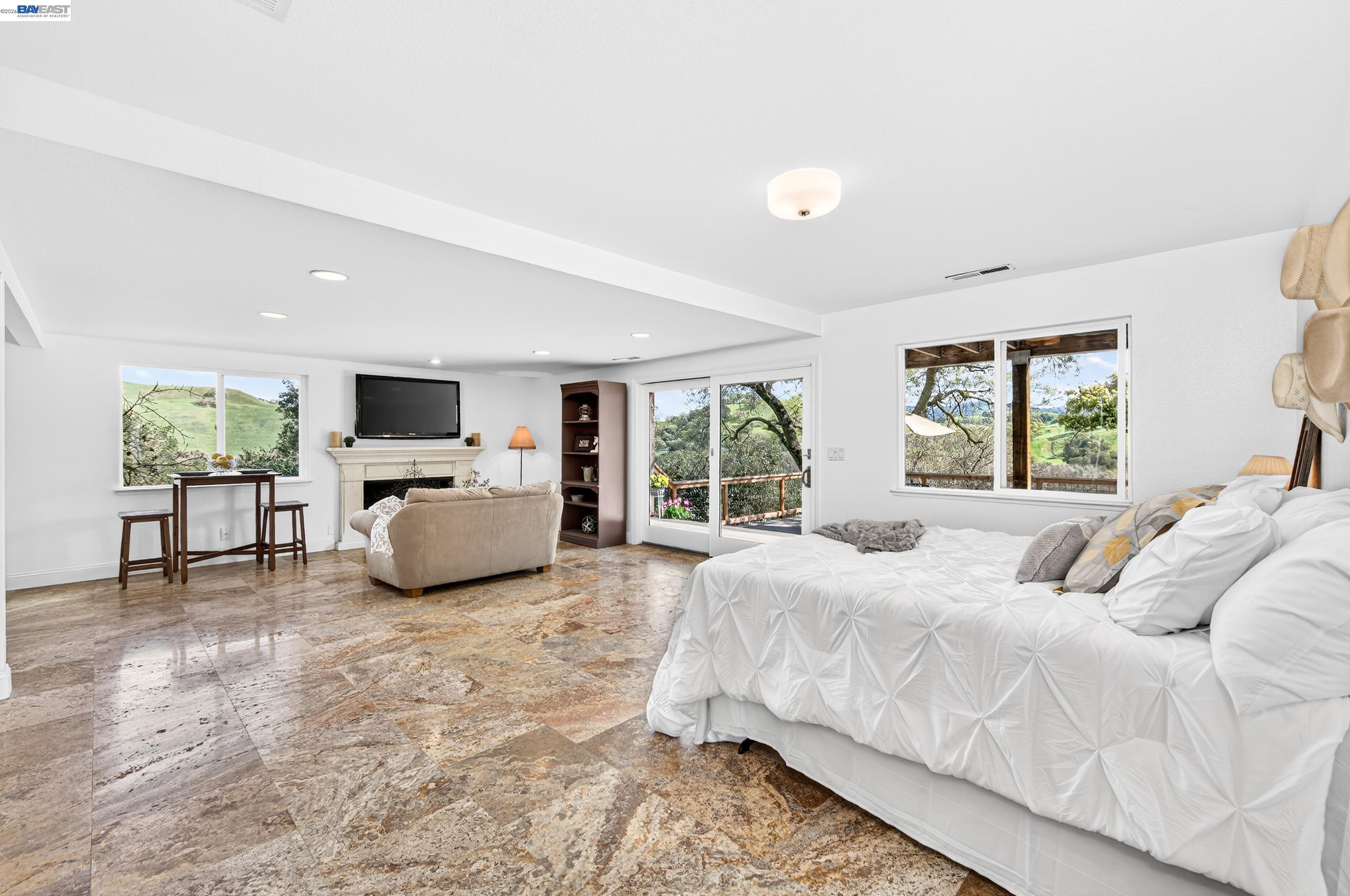 Detail Gallery Image 32 of 59 For 10700 Foothill Rd, Sunol,  CA 94586 - 3 Beds | 3 Baths