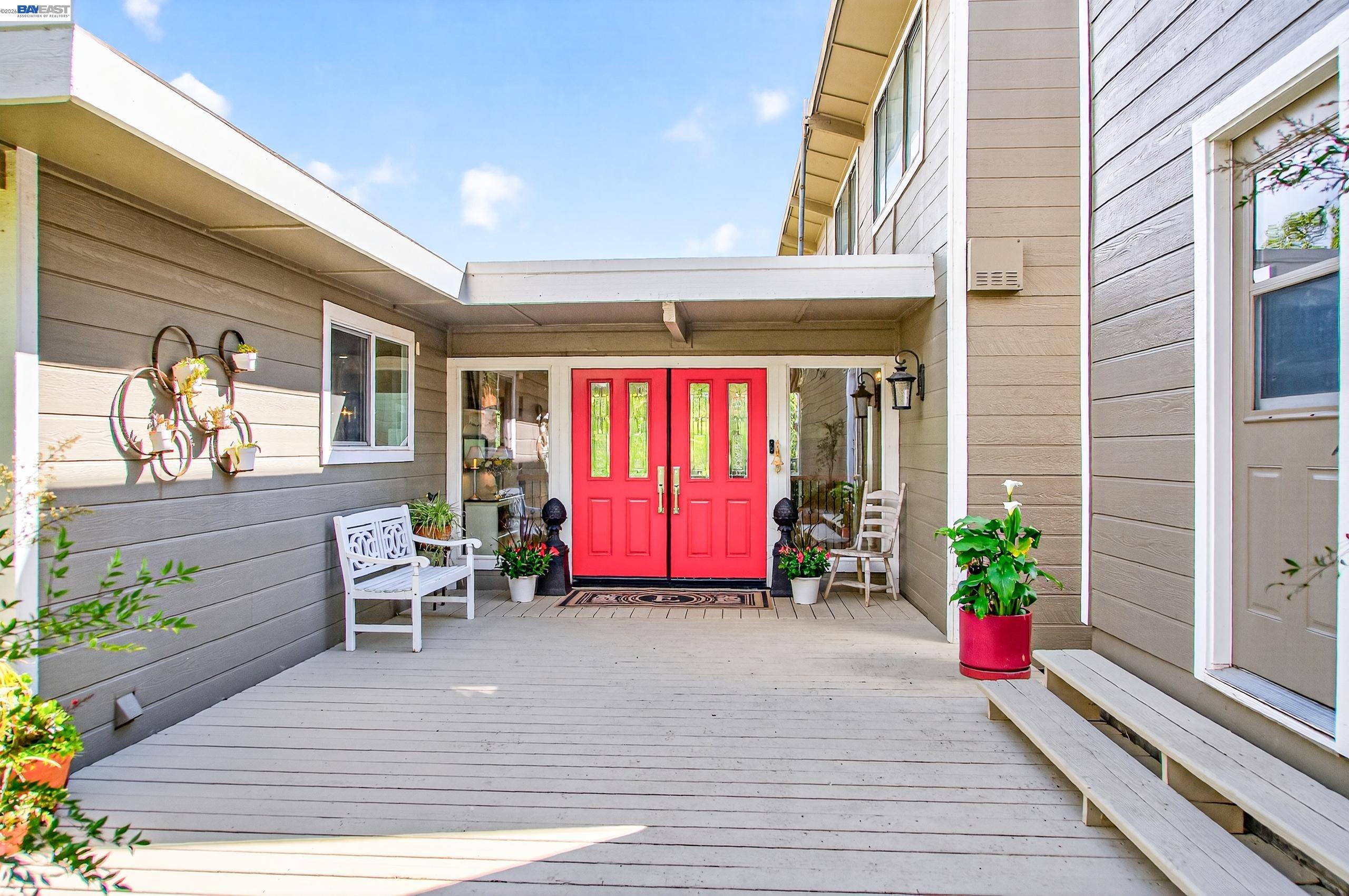 Detail Gallery Image 5 of 60 For 10700 Foothill Rd, Sunol,  CA 94586 - 3 Beds | 3 Baths