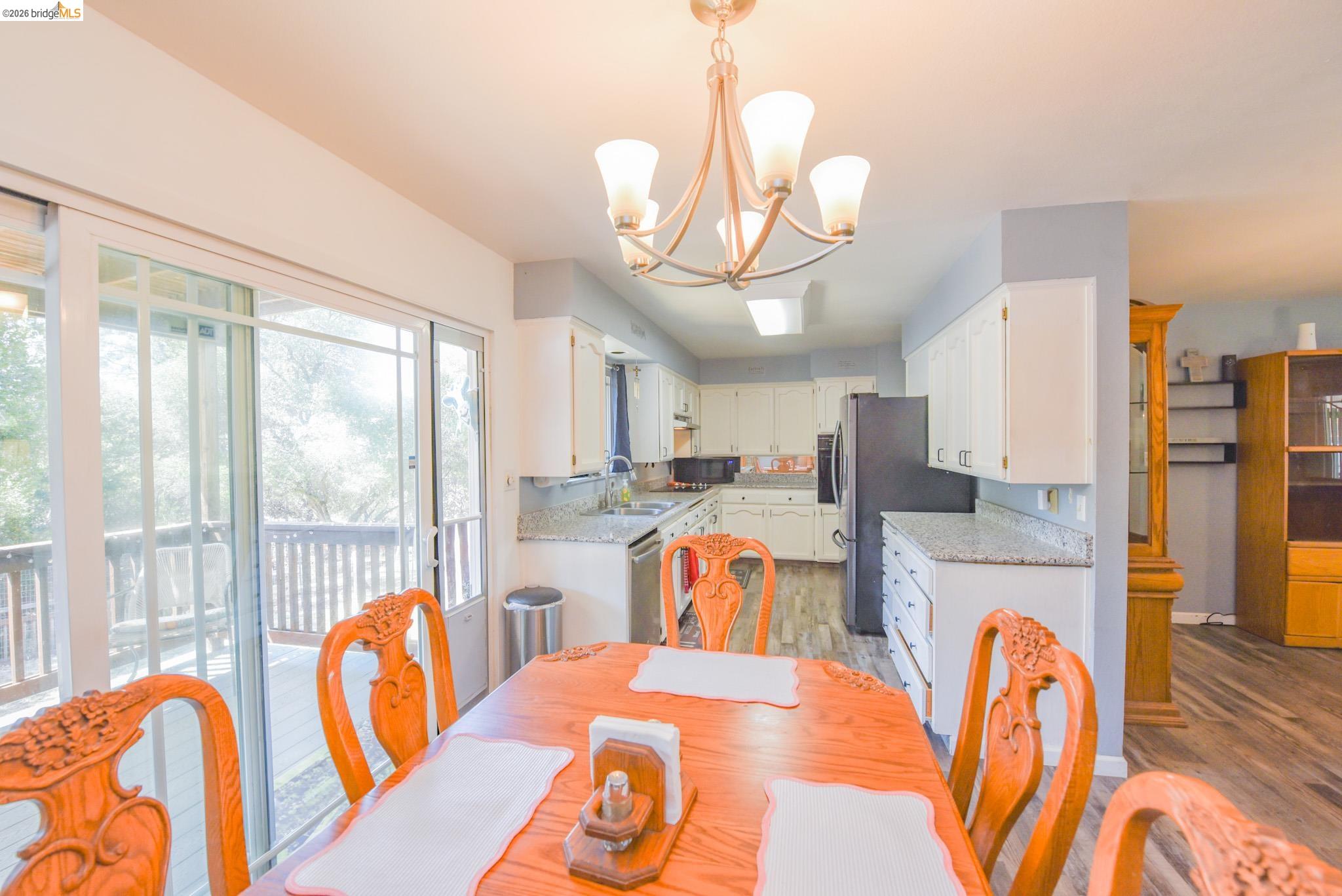 Detail Gallery Image 8 of 44 For 12933 Chaparral Rd, Sonora,  CA 95370 - 4 Beds | 2 Baths